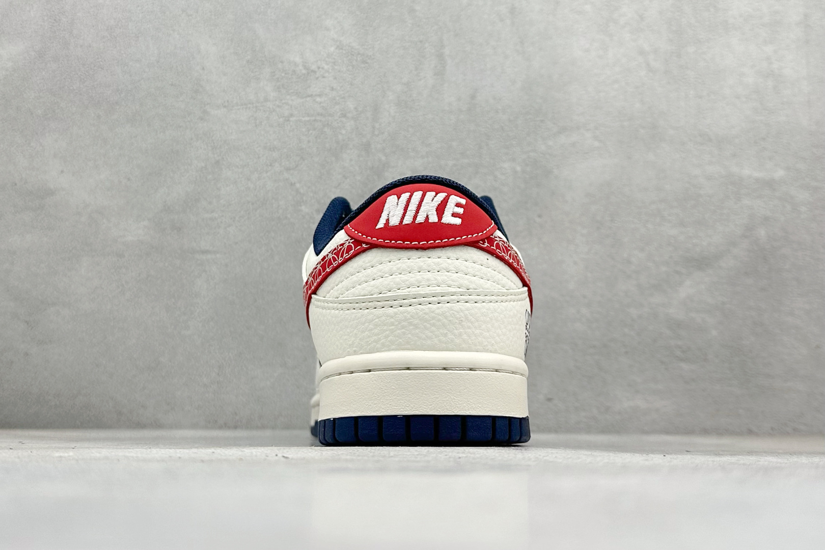 Nike SB Dunk Low x Loewe 白蓝红小勾 HS2506-226