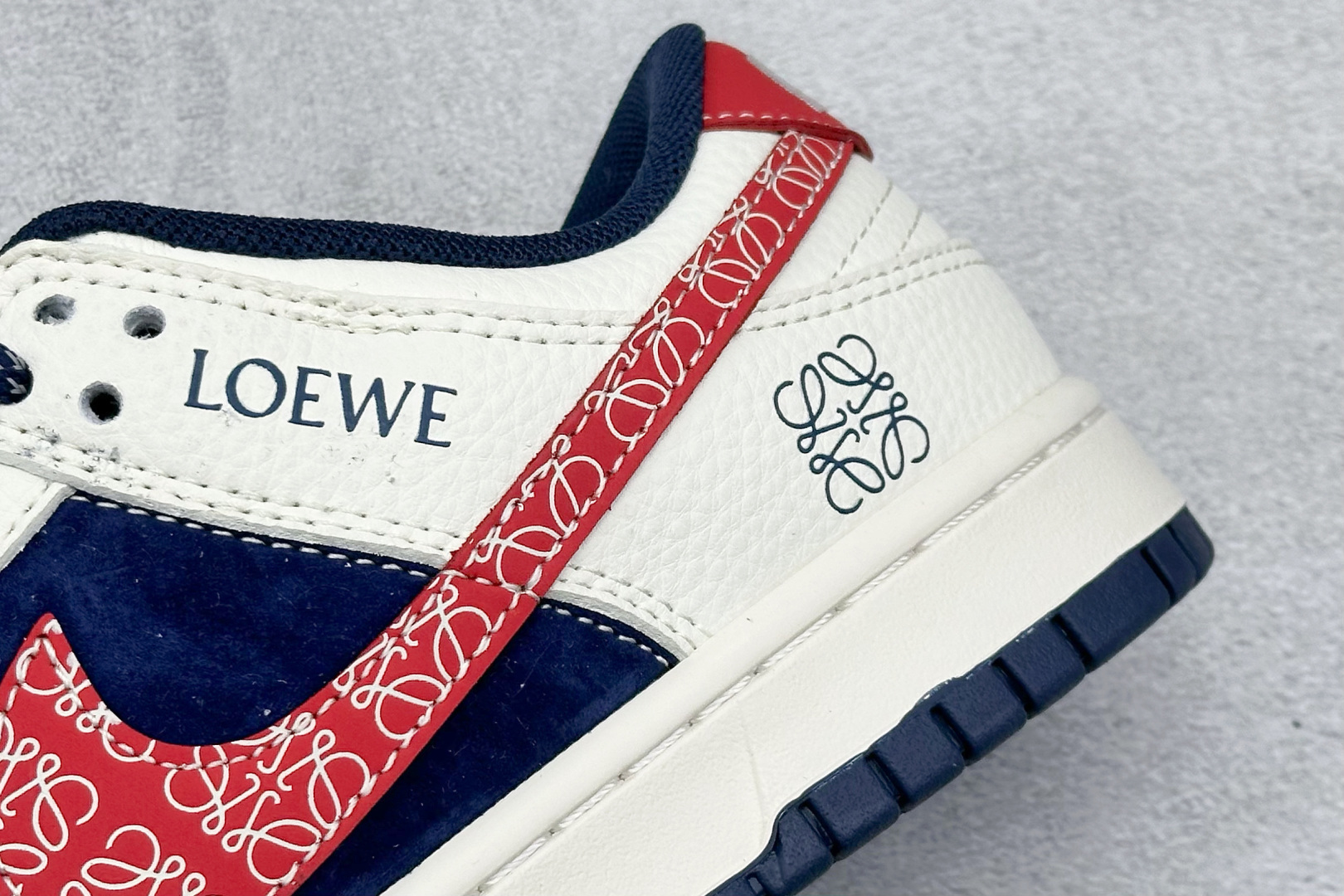 Nike SB Dunk Low x Loewe 白蓝红小勾 HS2506-226