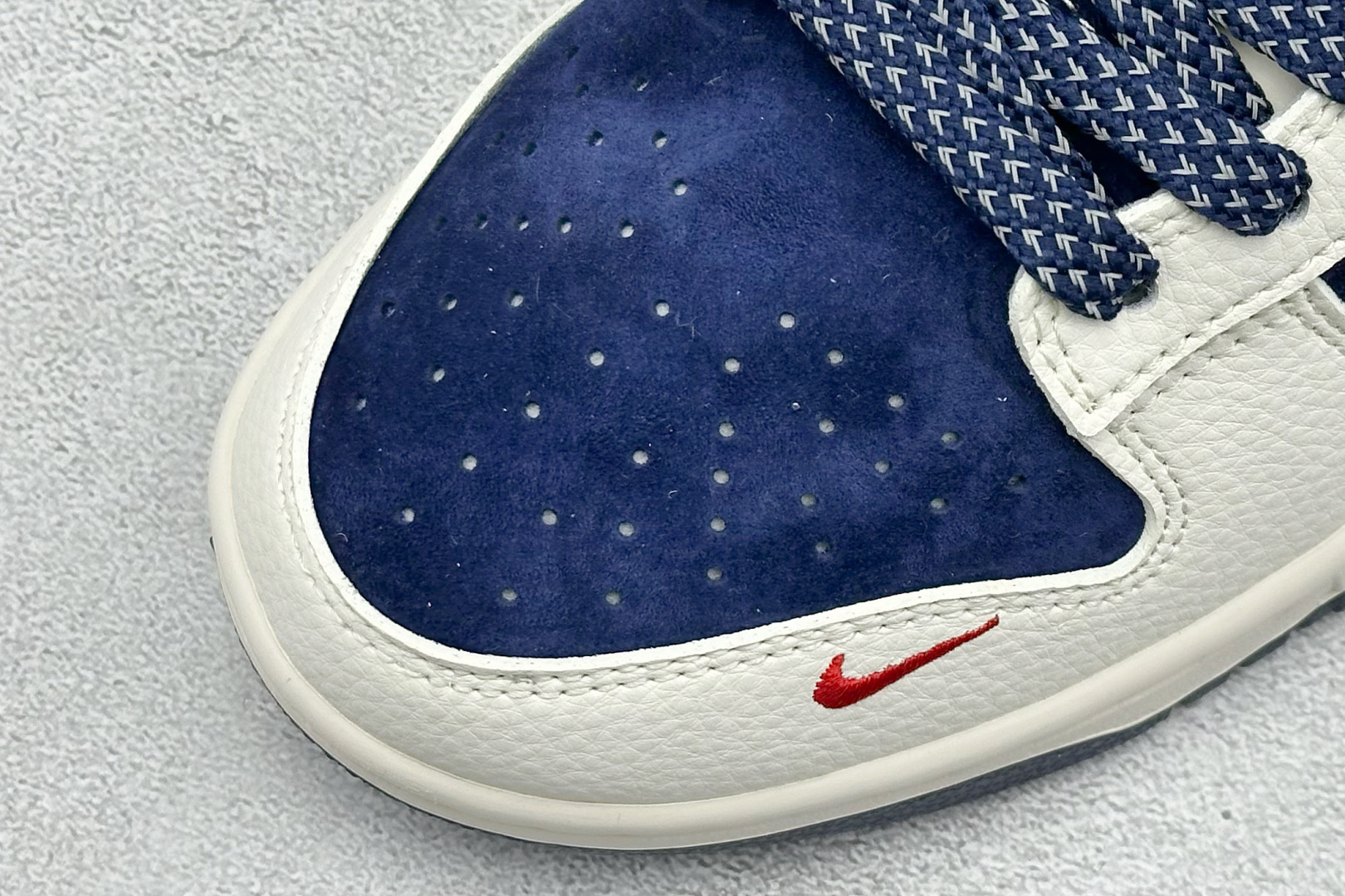 Nike SB Dunk Low x Loewe 白蓝红小勾 HS2506-226