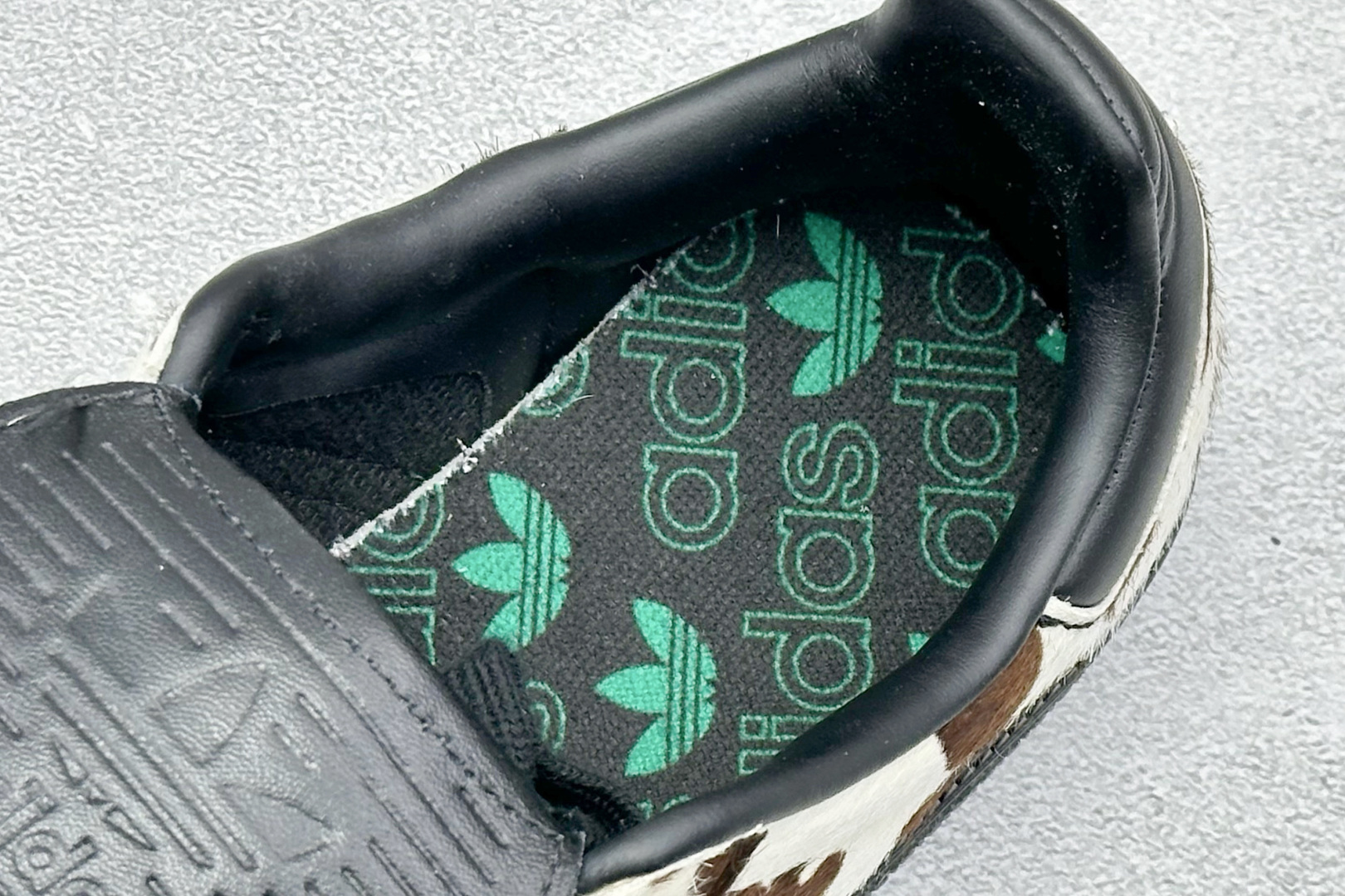 200 Addis Original Samba 复古桑巴板鞋 JS3930