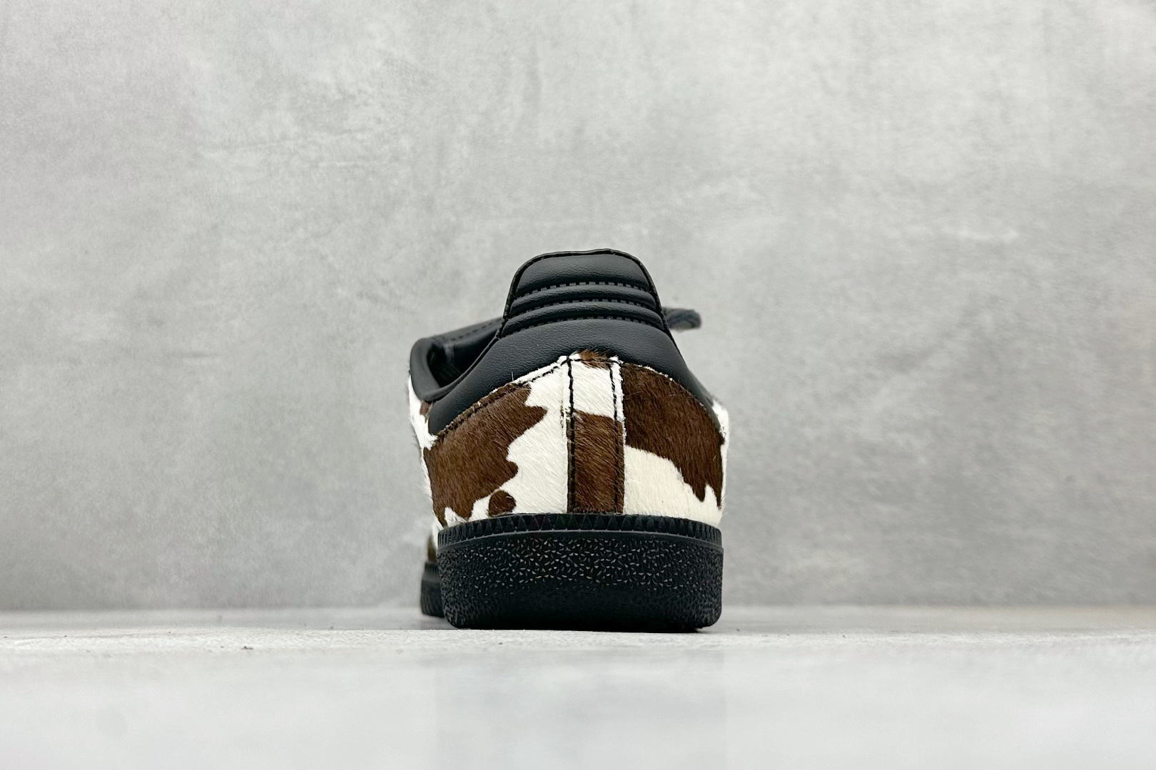 200 Addis Original Samba 复古桑巴板鞋 JS3930