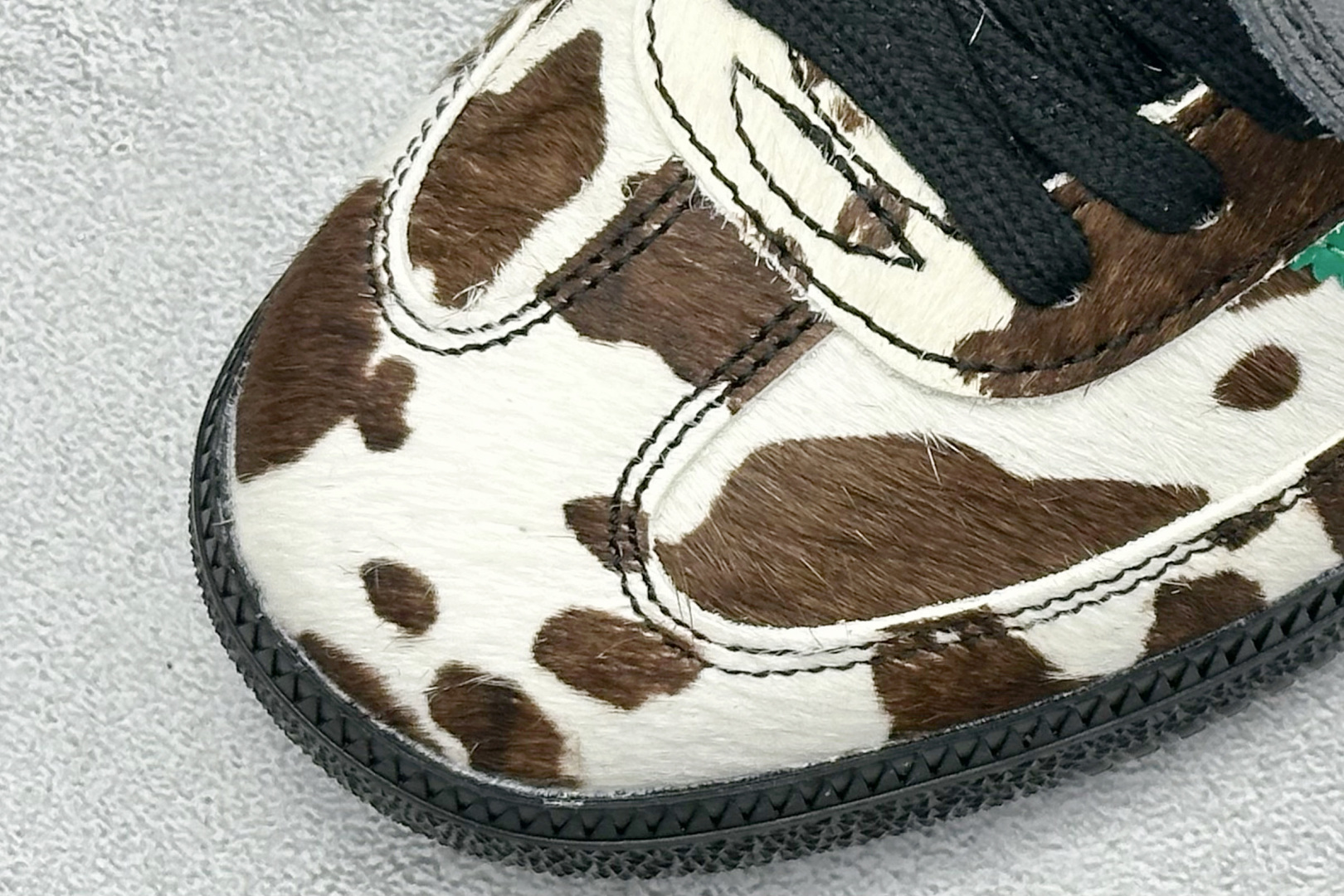 200 Addis Original Samba 复古桑巴板鞋 JS3930