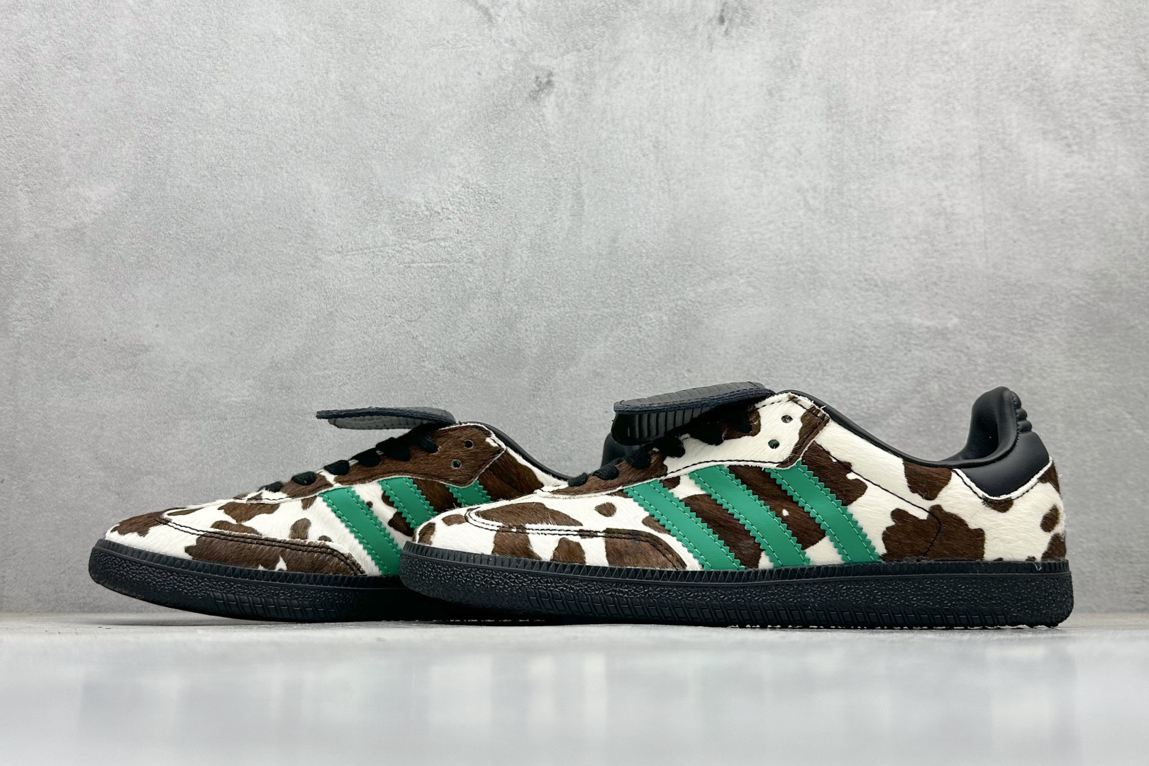 200 Addis Original Samba 复古桑巴板鞋 JS3930