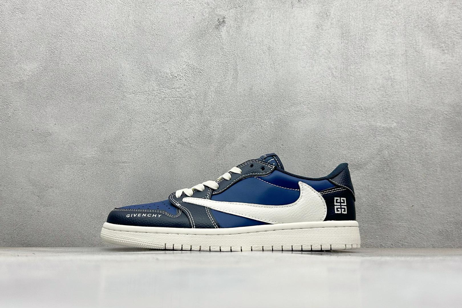福利 Air Jordan 1 Low AJ1 乔1 纪梵希联名 高端定制 低帮倒勾复古篮球鞋 #定制鞋盒 大厂纯原品质出货 超高清洁度 皮料切割干净无任何毛边 细节完美 货号:QY0568-962 编码:26