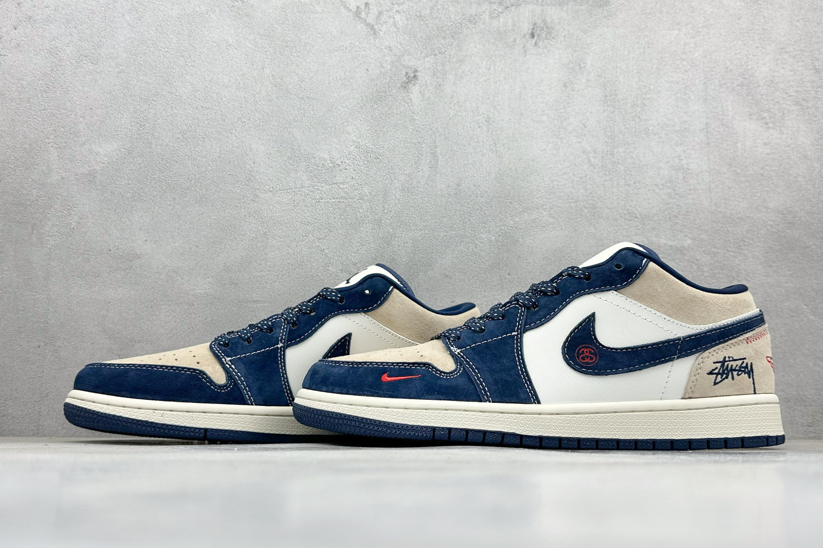 280 XC版Nike Jordan Air Jordan 1 x Stussy 蓝棕白小勾 LR8888-015