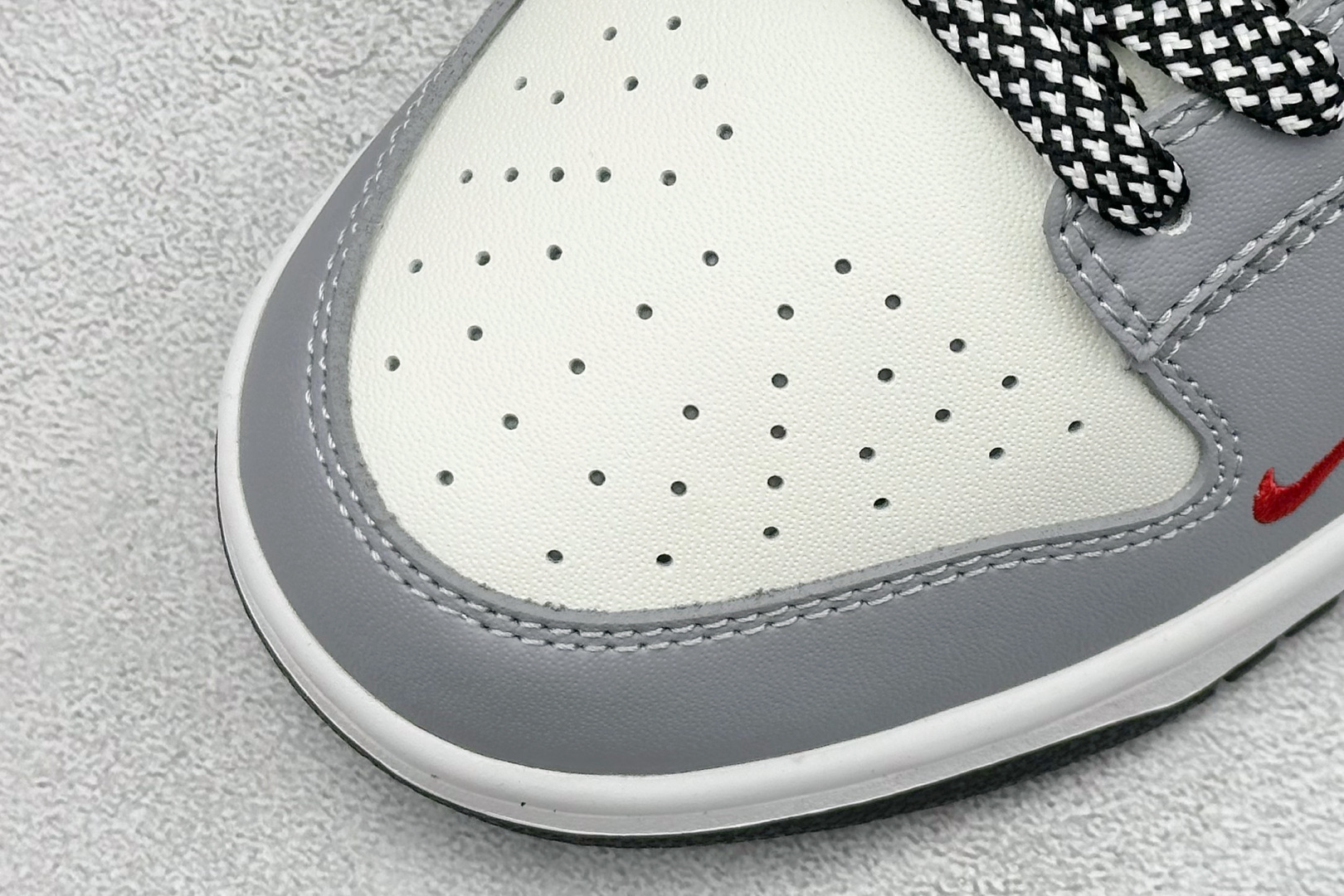 280 XC版Nike SB Dunk Low 古驰联名 浅灰黑勾 周年高端定制 低帮休闲板鞋 CS1688-134