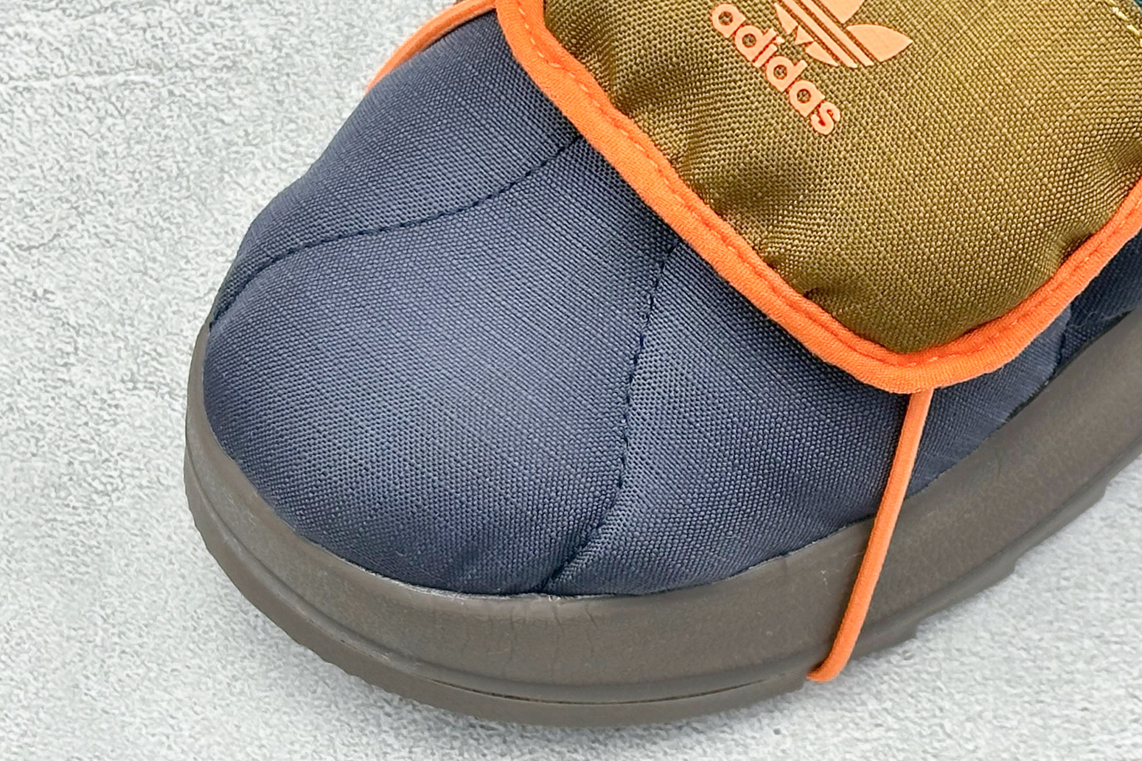 YH版Adidas originals Puffylette 一脚蹬舒适 减震防滑耐磨 低帮 生活休闲棉鞋 IF3956 YH版Adidas originals Puffylette 一脚蹬舒适 减震防滑耐磨 低帮 生活休闲棉鞋 IF3956