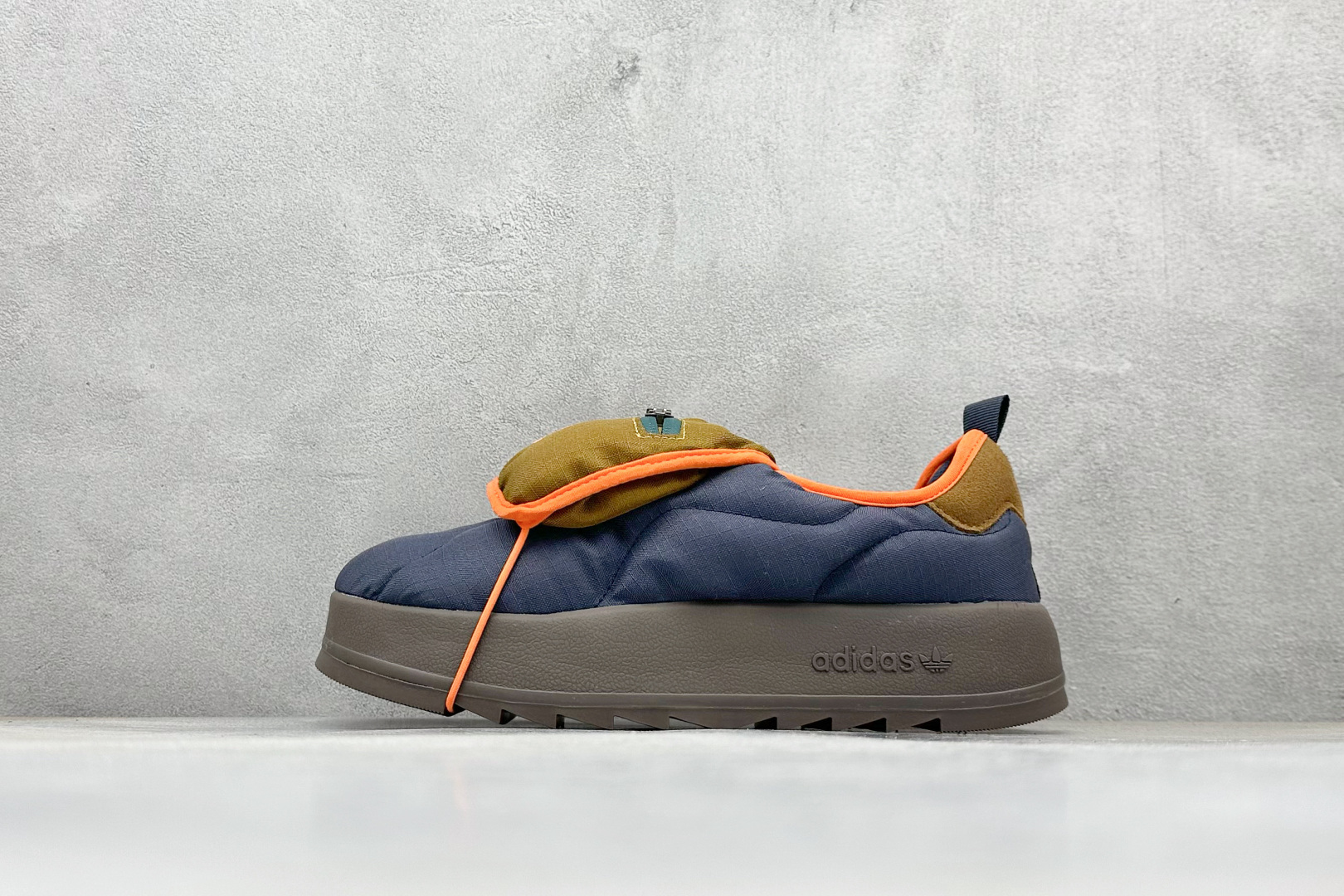 YH版Adidas originals Puffylette 一脚蹬舒适 减震防滑耐磨 低帮 生活休闲棉鞋 IF3956 YH版Adidas originals Puffylette 一脚蹬舒适 减震防滑耐磨 低帮 生活休闲棉鞋 IF3956