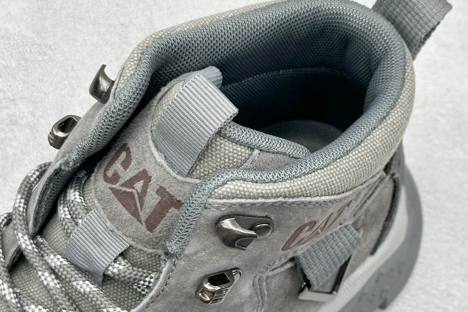 280 CAT卡特 硬汉推土机品牌经典百搭户外中帮休闲马丁靴 P717819