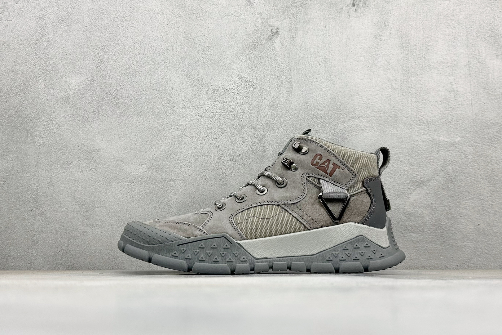 280 CAT卡特 硬汉推土机品牌经典百搭户外中帮休闲马丁靴 P717819