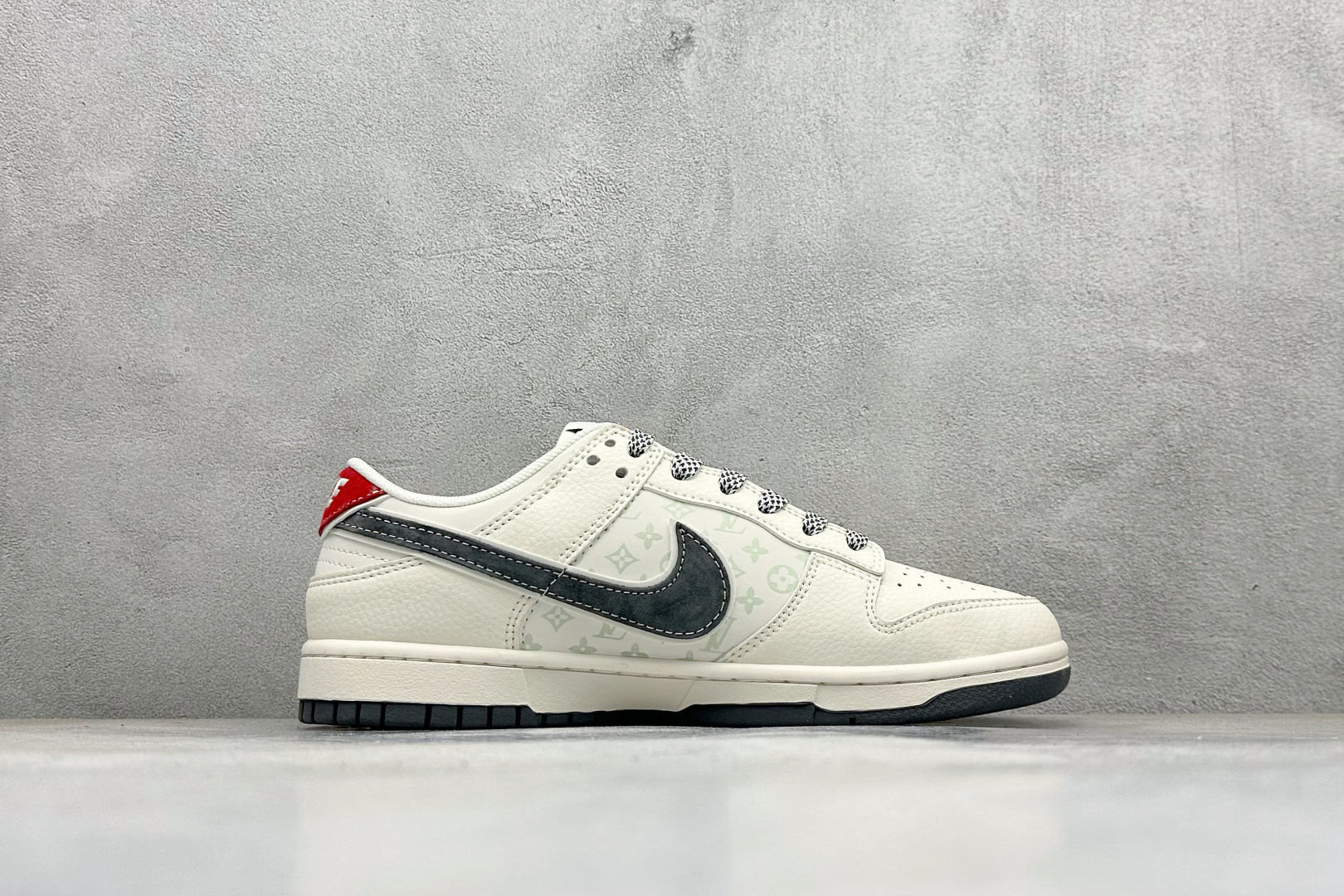 280 Nike SB Dunk Low LV联名 米灰红布标 周年高端定制 低帮休闲板鞋 HT5088-606