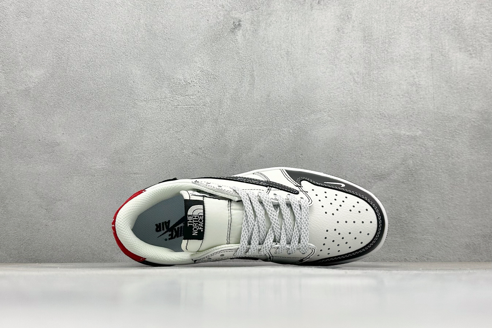 280 XC版Travis Scott x Fragment Design x Jordan Air Jordan 1 Low SP “北面联名——黑勾涂鸦” DZ5899-028-Chinese UA Cheap High Quatity Brand Clothes Bags handbags Sneakers wholesale wholesaler seller from China Factory suppliers Fashion Clothing Shoes best Quality Beautiful Price 280 XC版Travis Scott x Fragment Design x Jordan Air Jordan 1 Low SP “北面联名——黑勾涂鸦” DZ5899-028