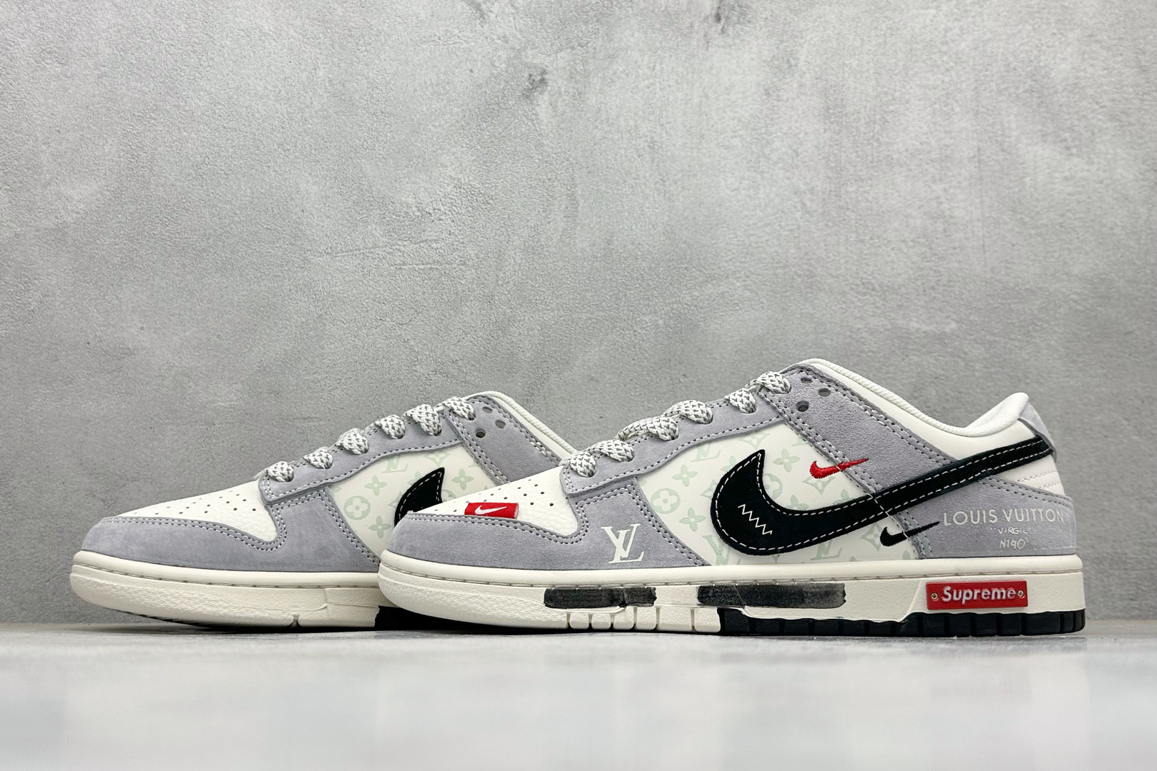 280 XC版Nike SB Dunk Low LV联名 双拼涂鸦 周年高端定制 低帮休闲板鞋 CX5050-Y18-Chinese UA Cheap High Quatity Brand Clothes Bags handbags Sneakers wholesale wholesaler seller from China Factory suppliers Fashion Clothing Shoes best Quality Beautiful Price 280 XC版Nike SB Dunk Low LV联名 双拼涂鸦 周年高端定制 低帮休闲板鞋 CX5050-Y18