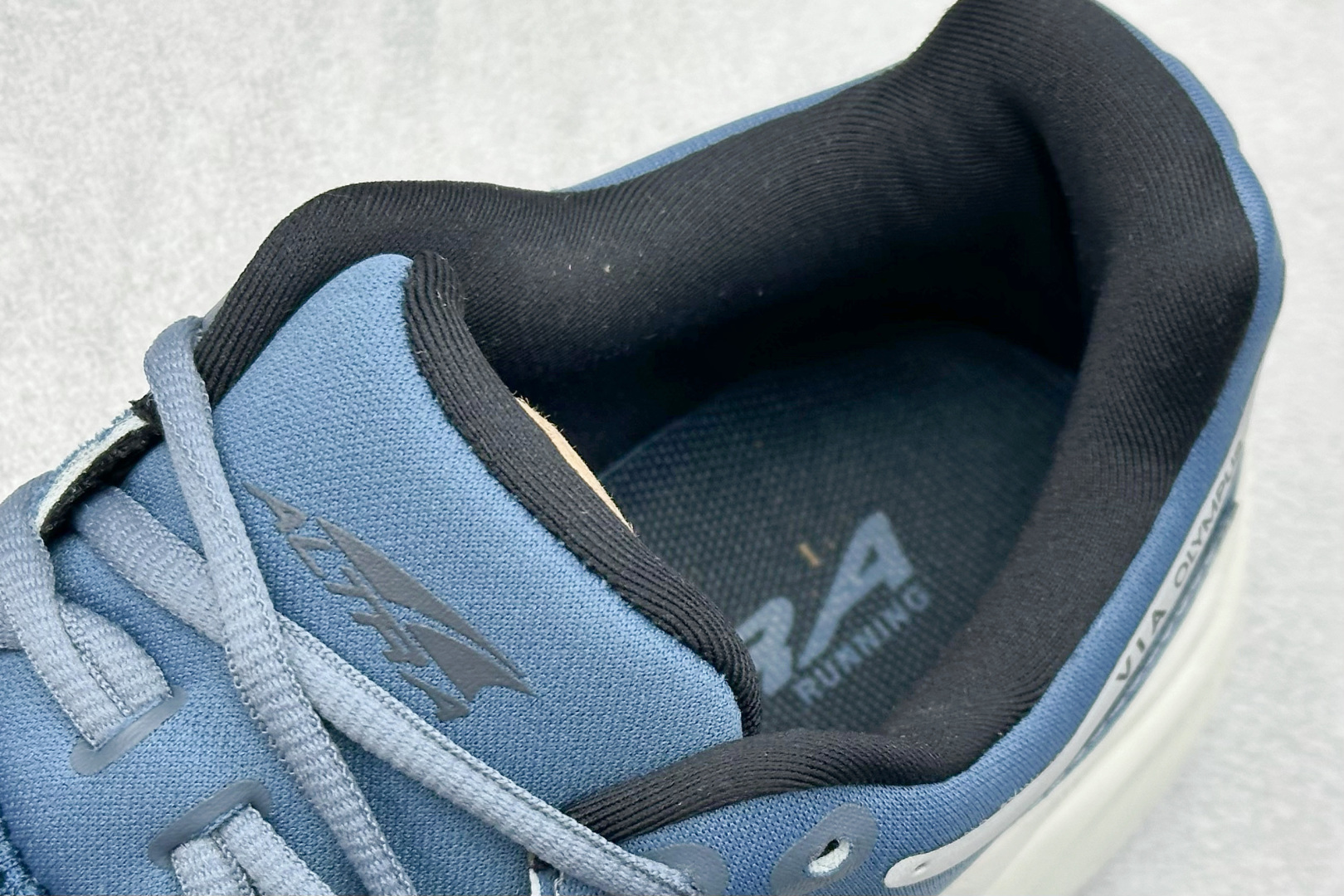 180 Altra奥创 W VIA OLY MPUS 缓震回弹轻量跑鞋减震透气跑鞋 ALOA82BW419-Chinese UA Cheap High Quatity Brand Clothes Bags handbags Sneakers wholesale wholesaler seller from China Factory suppliers Fashion Clothing Shoes best Quality Beautiful Price 180 Altra奥创 W VIA OLY MPUS 缓震回弹轻量跑鞋减震透气跑鞋 ALOA82BW419