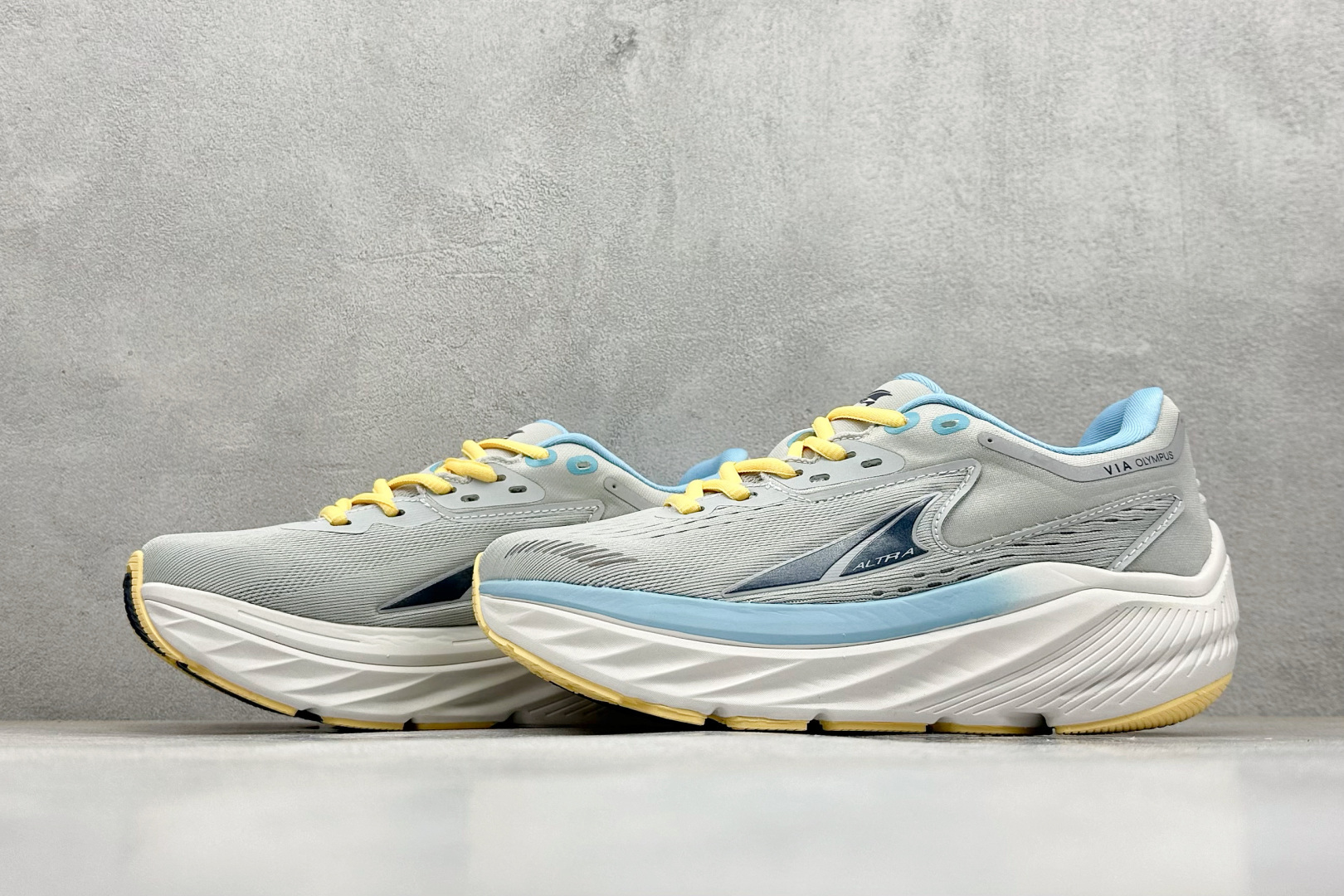 180 Altra奥创 W VIA OLY MPUS 缓震回弹轻量跑鞋减震透气跑鞋 ALOA82CR224