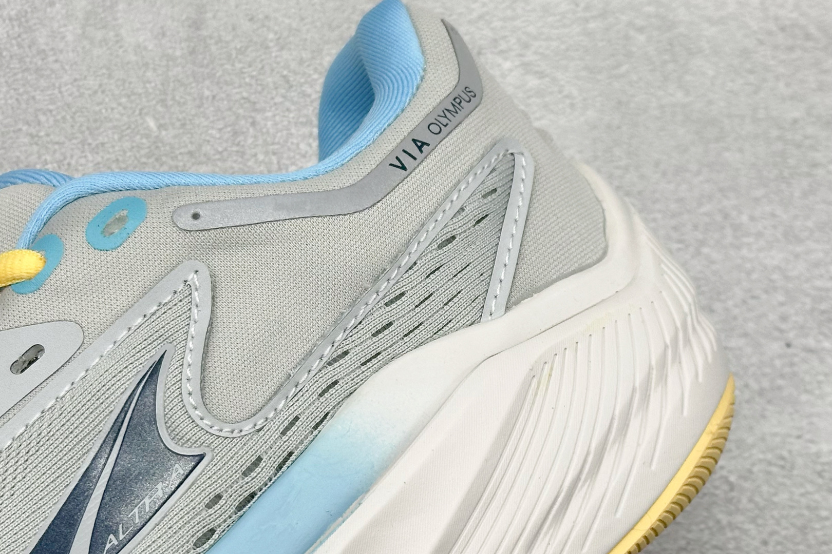 180 Altra奥创 W VIA OLY MPUS 缓震回弹轻量跑鞋减震透气跑鞋 ALOA82CR224