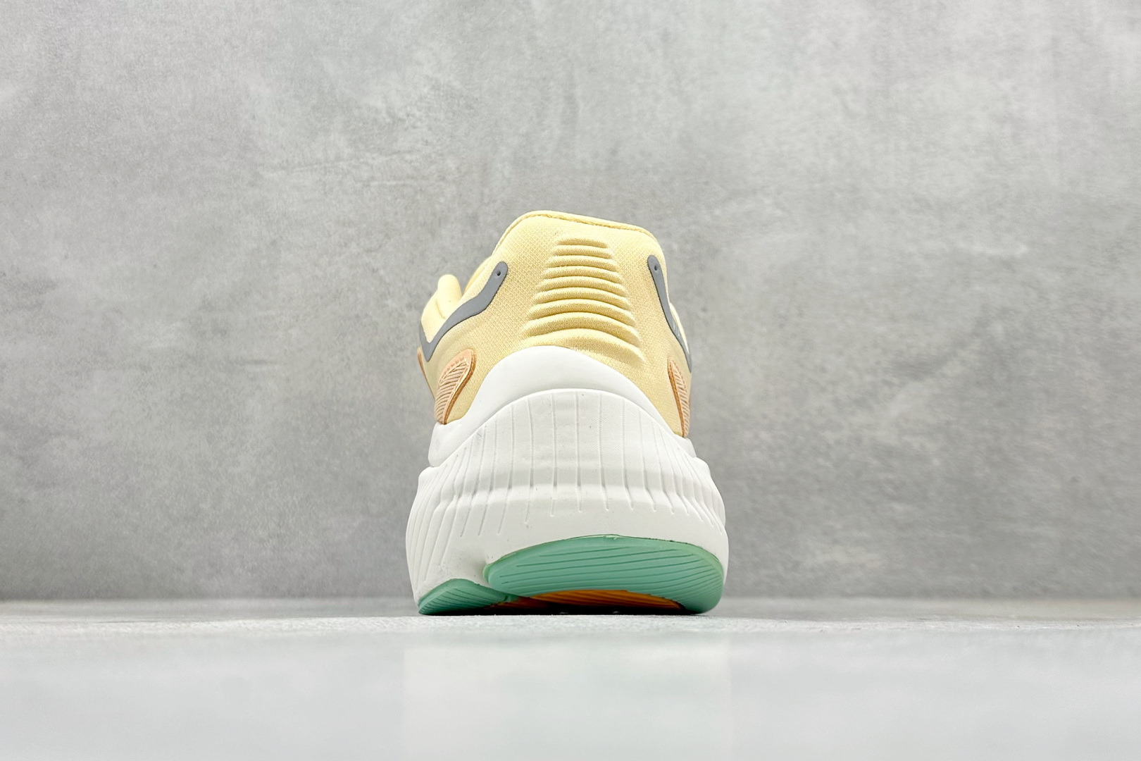 Altra奥创 W VIA OLY MPUS 缓震回弹轻量跑鞋减震透气跑鞋 ALOA82CR380