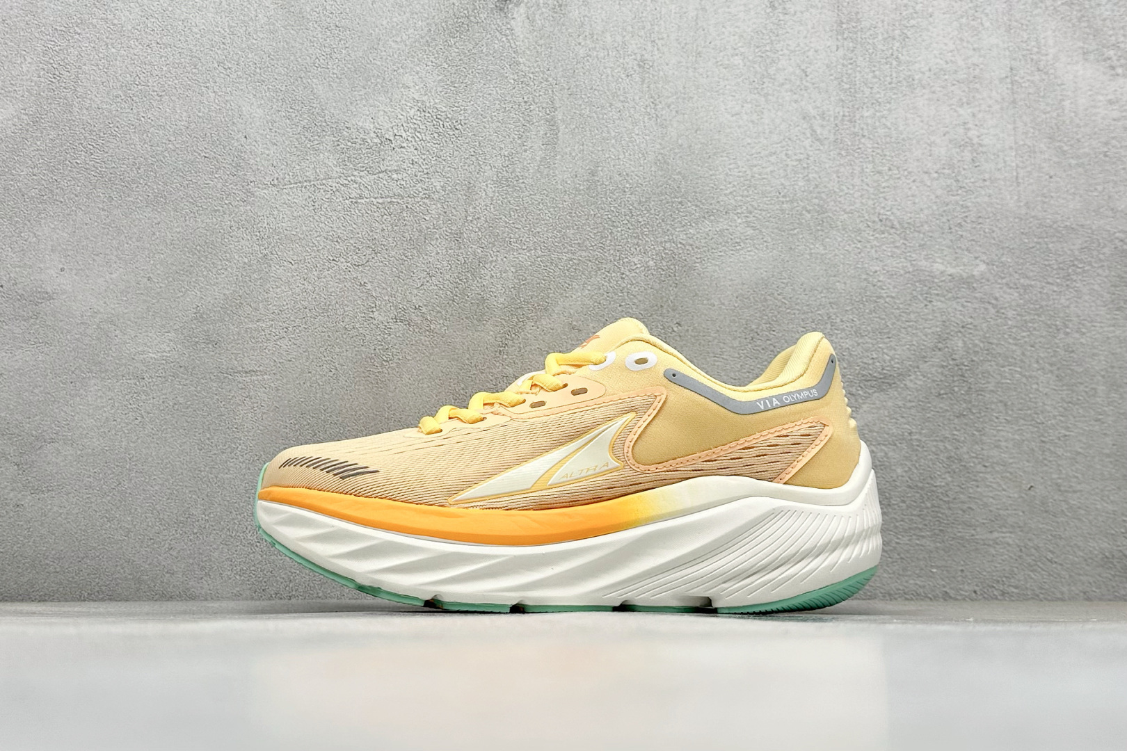 Altra奥创 W VIA OLY MPUS 缓震回弹轻量跑鞋减震透气跑鞋 ALOA82CR380