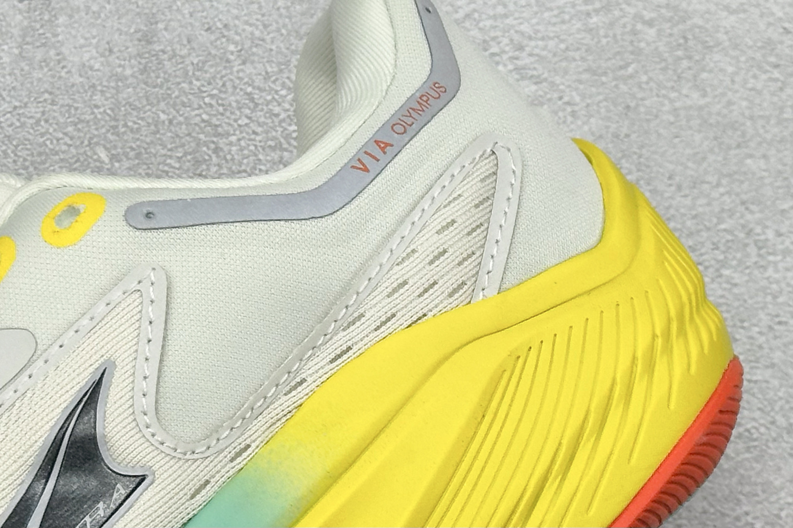 180 Altra奥创 W VIA OLY MPUS 缓震回弹轻量跑鞋减震透气跑鞋 ALOA82BW270-Chinese UA Cheap High Quatity Brand Clothes Bags handbags Sneakers wholesale wholesaler seller from China Factory suppliers Fashion Clothing Shoes best Quality Beautiful Price 180 Altra奥创 W VIA OLY MPUS 缓震回弹轻量跑鞋减震透气跑鞋 ALOA82BW270