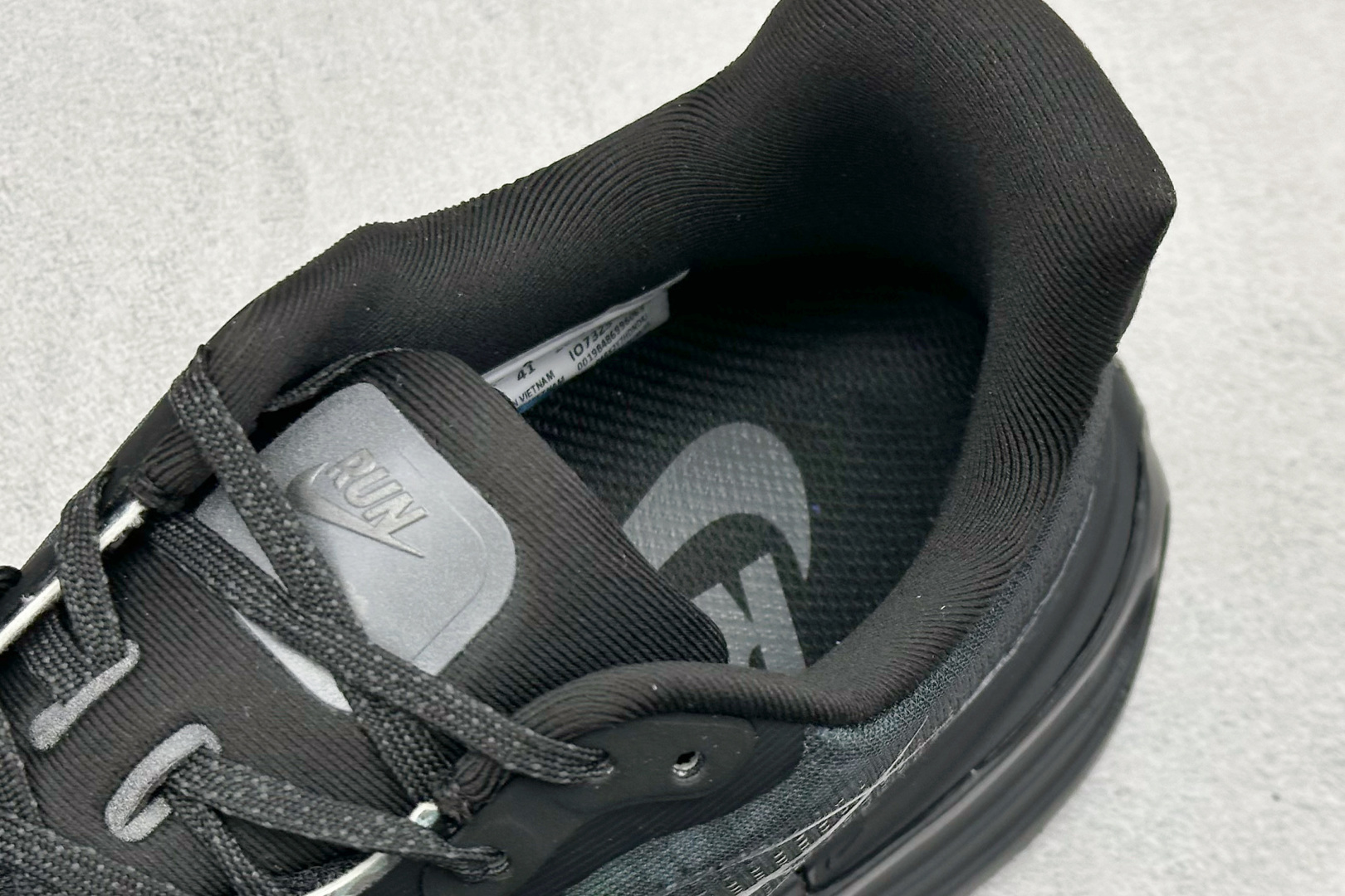 200 Nike Air Zoom Pegasus Premium 全掌气垫缓震网面运动跑鞋 IO7325-001