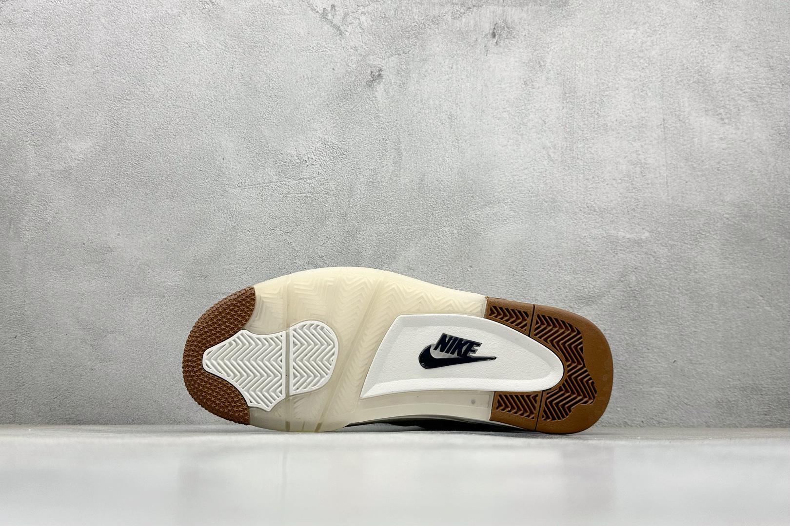 220 Nike Air Flight 89 皮革高帮复古篮球鞋 IB8866-121