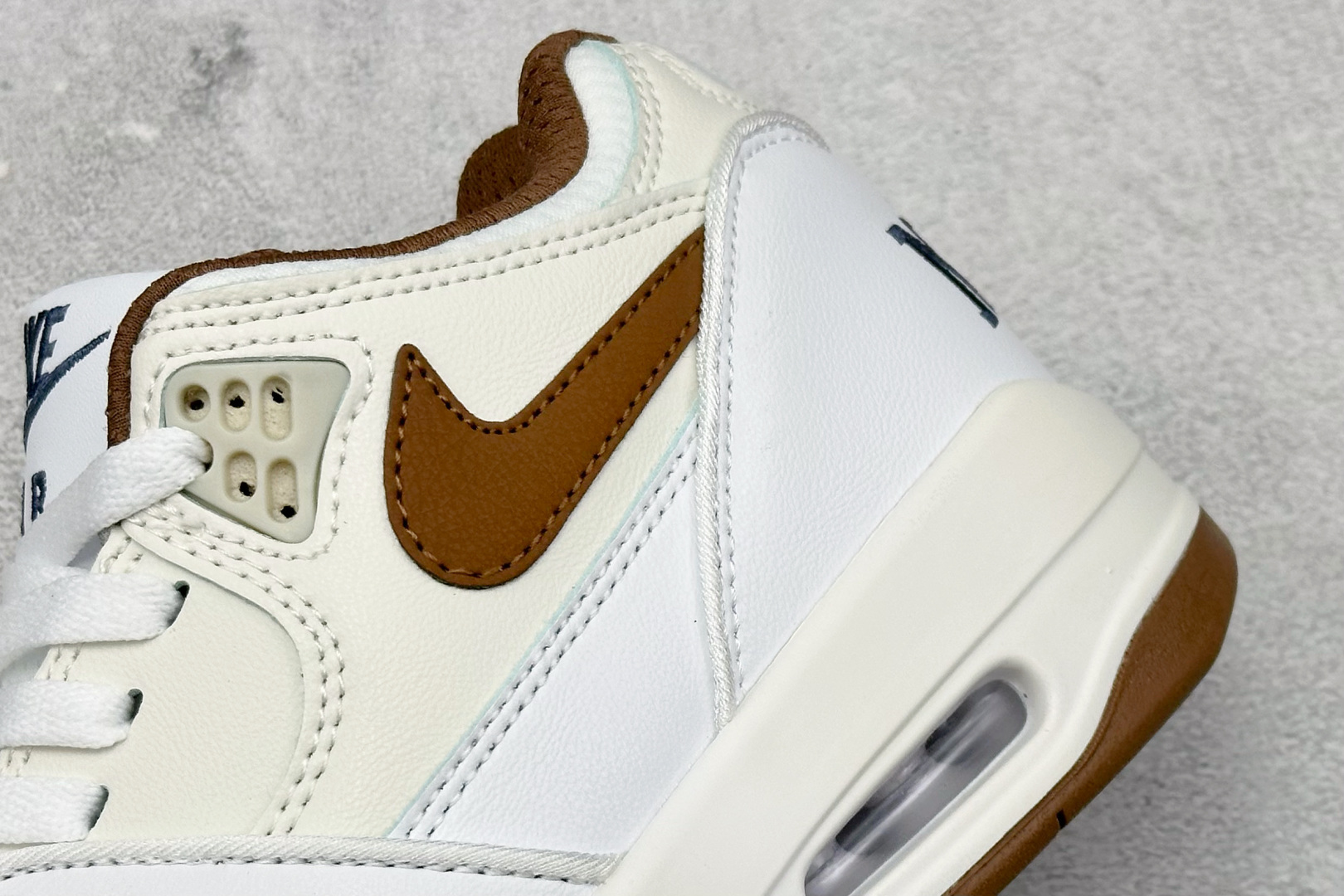 220 Nike Air Flight 89 皮革高帮复古篮球鞋 IB8866-121