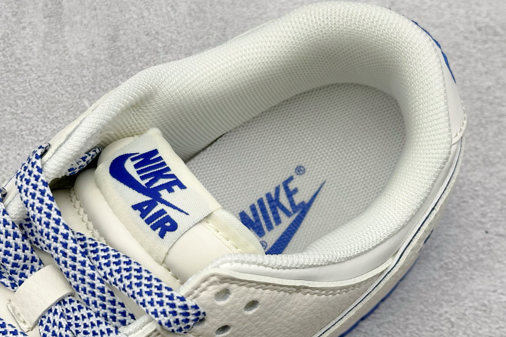 280 Nike SB Dunk Low x Stussy 白蓝小勾 JP1628-022