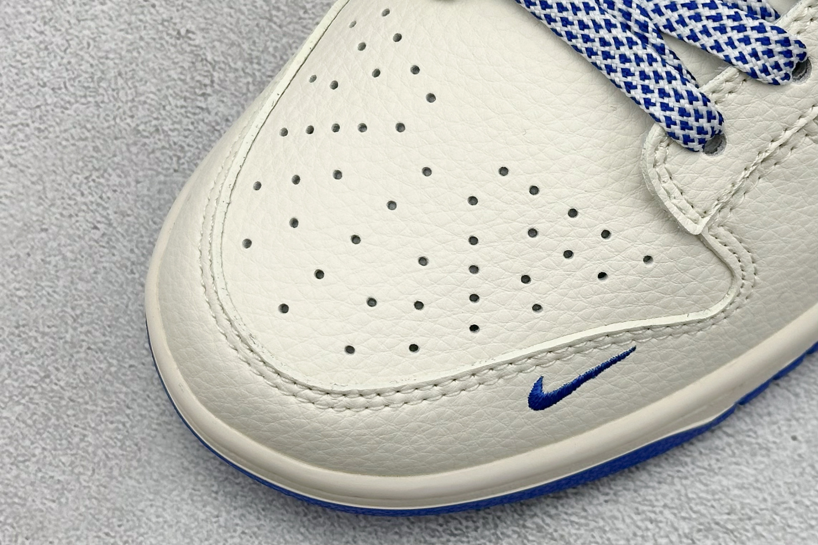 280 Nike SB Dunk Low x Stussy 白蓝小勾 JP1628-022