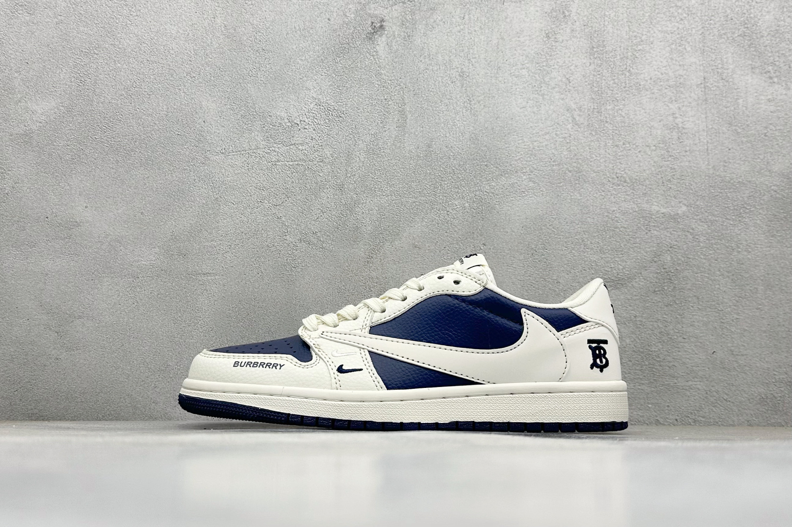 Air Jordan 1 Low LOW OG SP AJ1 乔1 巴宝莉倒钩联名款 低帮复古篮球鞋 #定制鞋盒 大厂纯原品质出货 超高清洁度 皮料切割干净无任何毛边 细节完美 货号:BB6588-312 编码:26