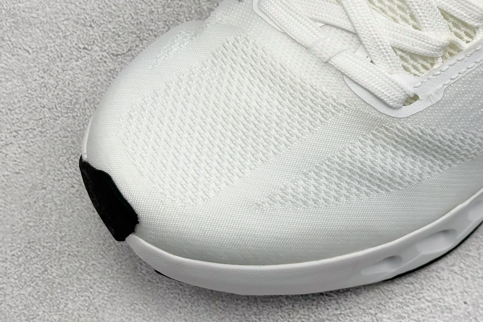 180 On昂跑 Cloudsurfer Next 舒适百搭防滑耐磨低帮休闲跑步鞋 3MD1042