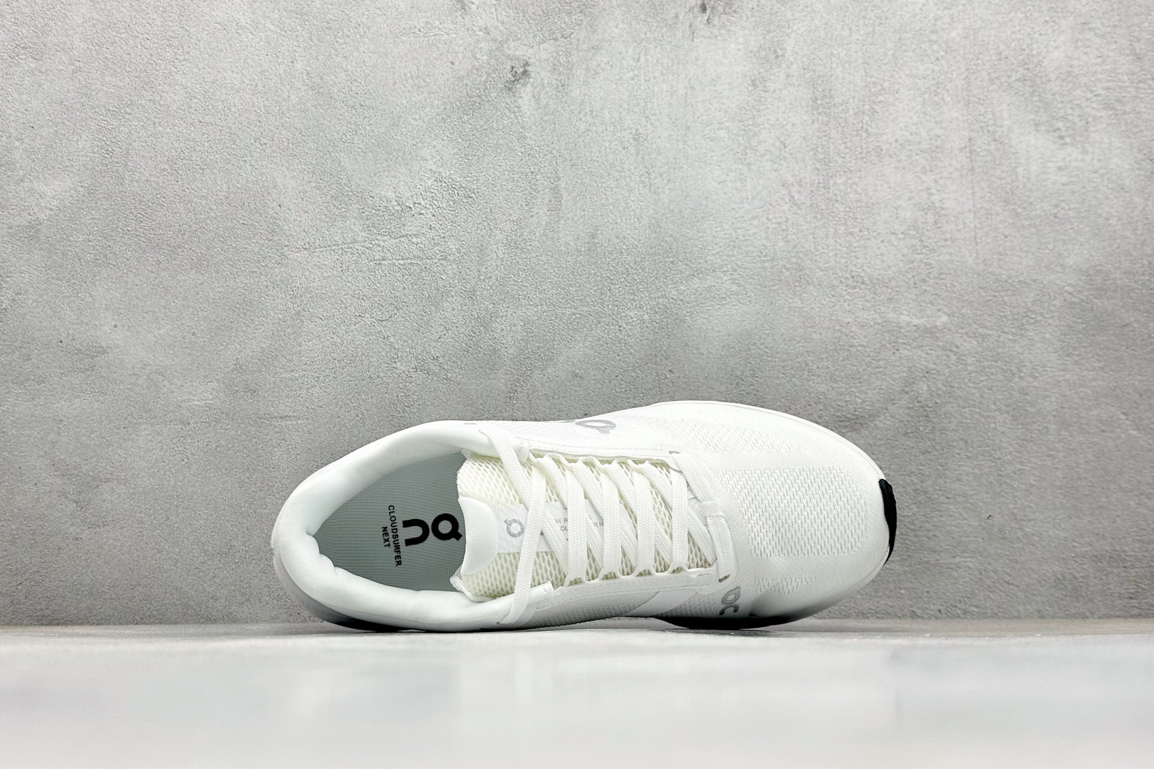 180 On昂跑 Cloudsurfer Next 舒适百搭防滑耐磨低帮休闲跑步鞋 3MD1042