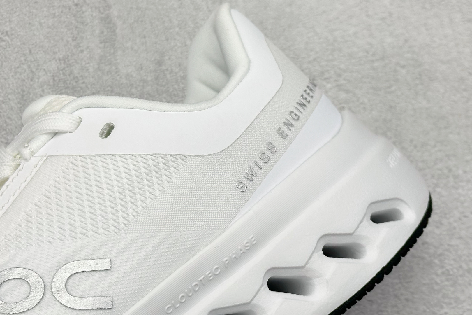 180 On昂跑 Cloudsurfer Next 舒适百搭防滑耐磨低帮休闲跑步鞋 3MD1042