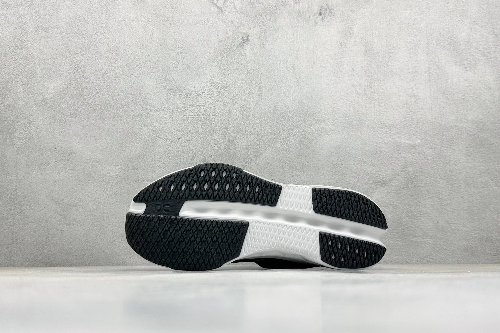 180 On昂跑 Cloudsurfer Next 舒适百搭防滑耐磨低帮休闲跑步鞋 3ME3002