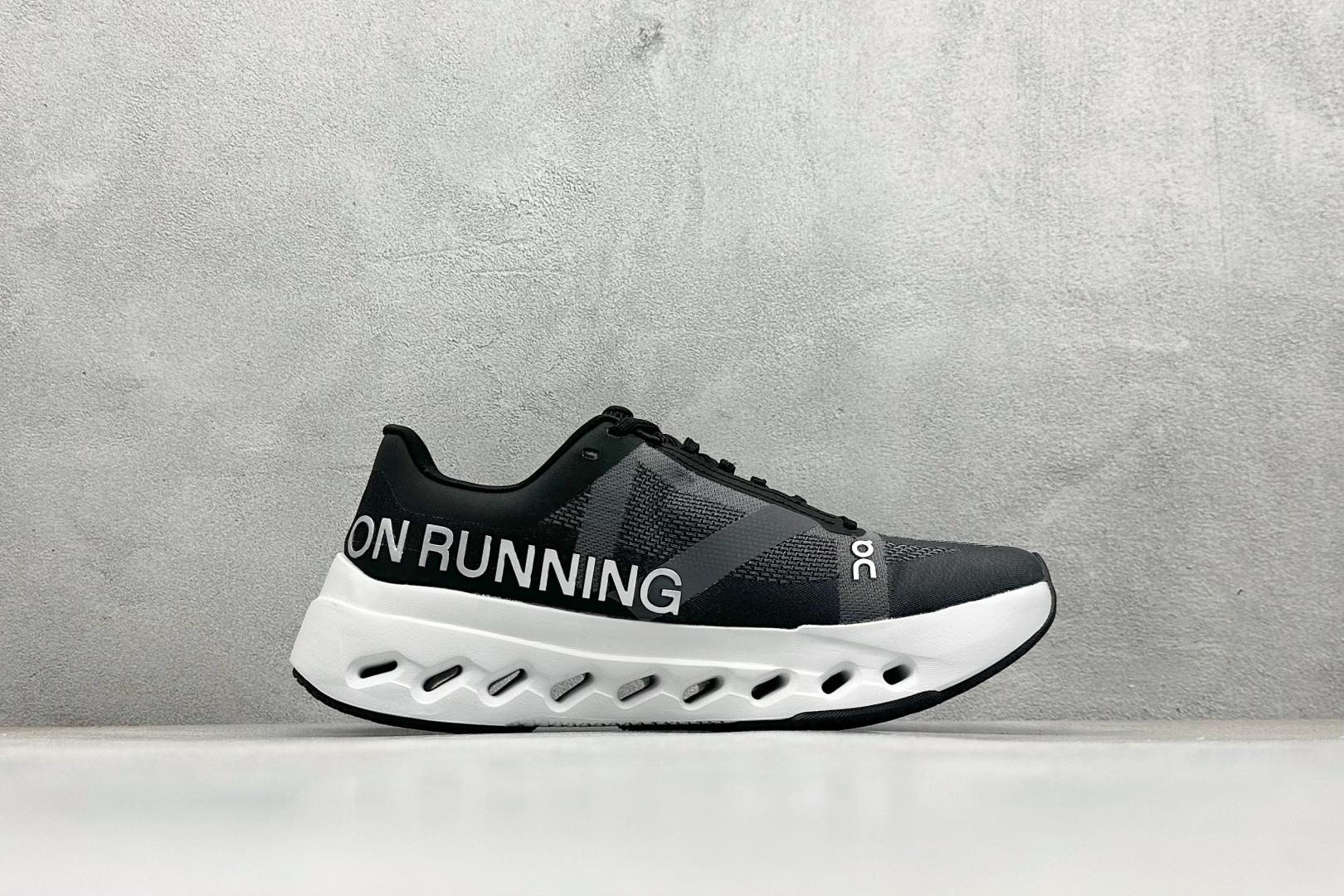 180 On昂跑 Cloudsurfer Next 舒适百搭防滑耐磨低帮休闲跑步鞋 3ME3002