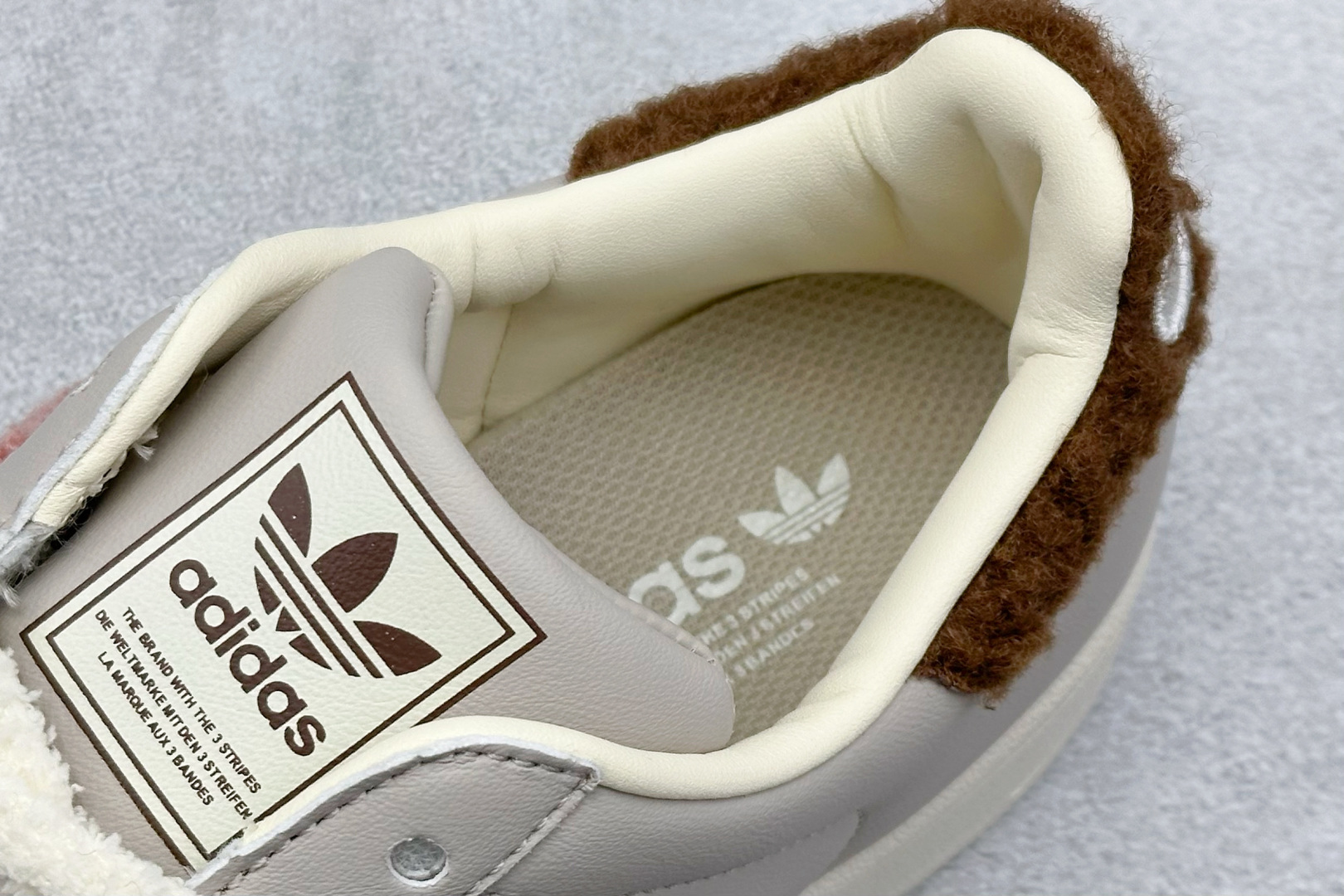 140 AD Originals Super 2 贝壳头 JR6986-Chinese UA Cheap High Quatity Brand Clothes Bags handbags Sneakers wholesale wholesaler seller from China Factory suppliers Fashion Clothing Shoes best Quality Beautiful Price 140 AD Originals Super 2 贝壳头 JR6986