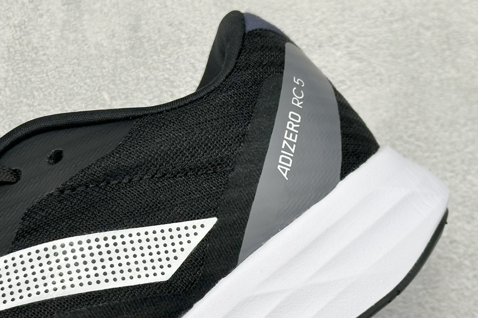 Adidas Adizero Rc 5 减震透气休闲训练跑步鞋 HQ3680