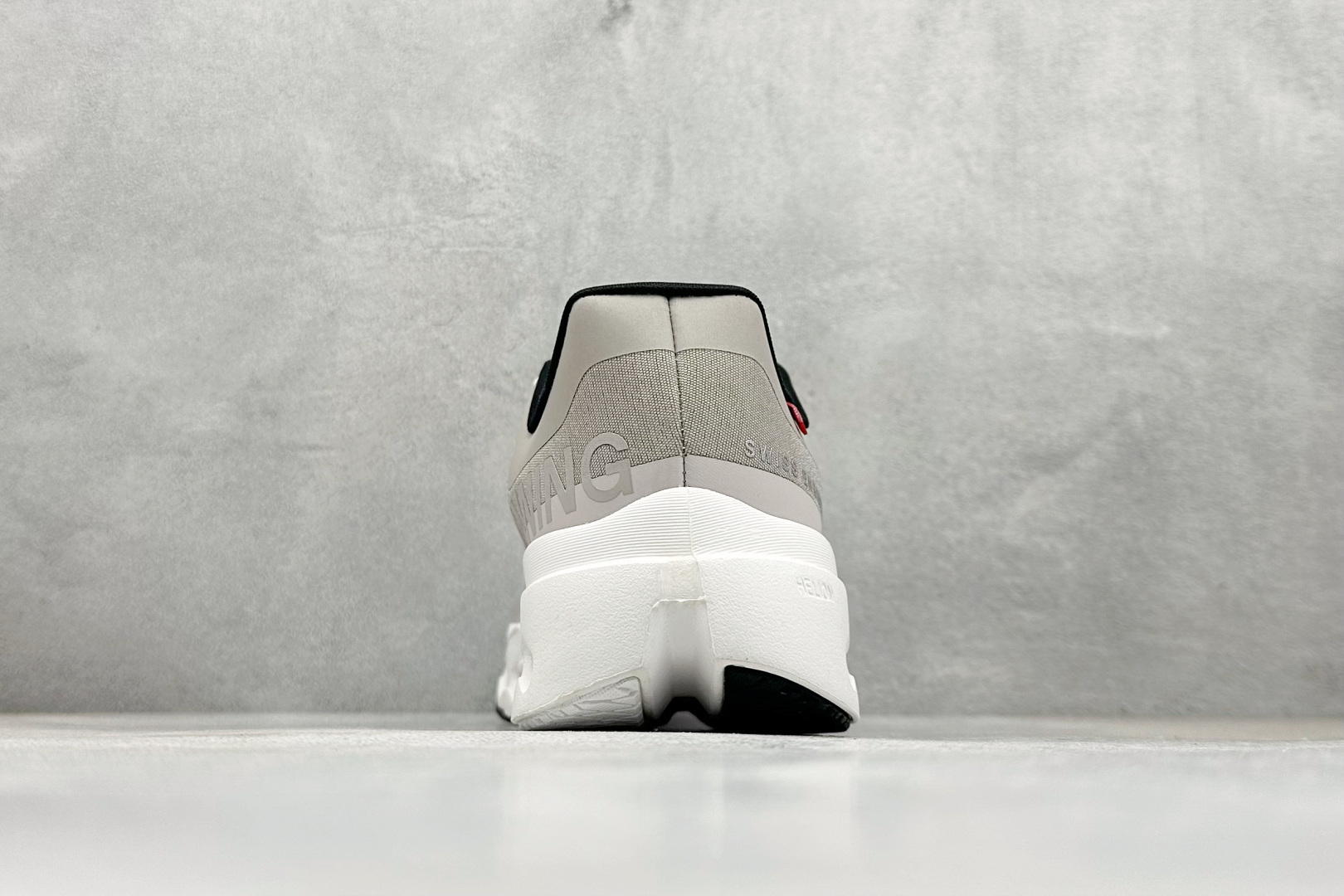 180 XD版On昂跑 Cloudsurfer Next 舒适百搭防滑耐磨低帮休闲跑步鞋 3ME3002