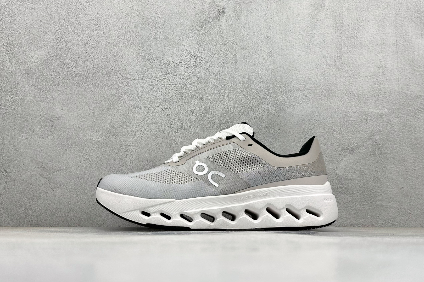 NO:553051,[Ready stock] Terminal store Item No. 3ME30023213 Size 36 36.5 37 38 38.5 39 40 40.5 41 42 42.5 43 44 44.5 45 Code 28, sports shoes series, sneakers19860909【現貨】 终端放店 XD版On昂跑 Cloudsurfer Next 舒适百搭防滑耐磨低帮休闲跑步鞋 #原数据开发纸版楦型 #采用人体工程超薄透气网织布鞋面材质#搭镂空CloudTec科技泡棉缓震(4.5cm厘米)加厚中底 #外置耐磨防滑橡胶底片！ 货号3ME30023213 尺码36 36.5 37 38 38.5 39 40 40.5 41 42 42.5 43 44 44.5 45 编码28,运动鞋系列,sneakers,Men's shoes