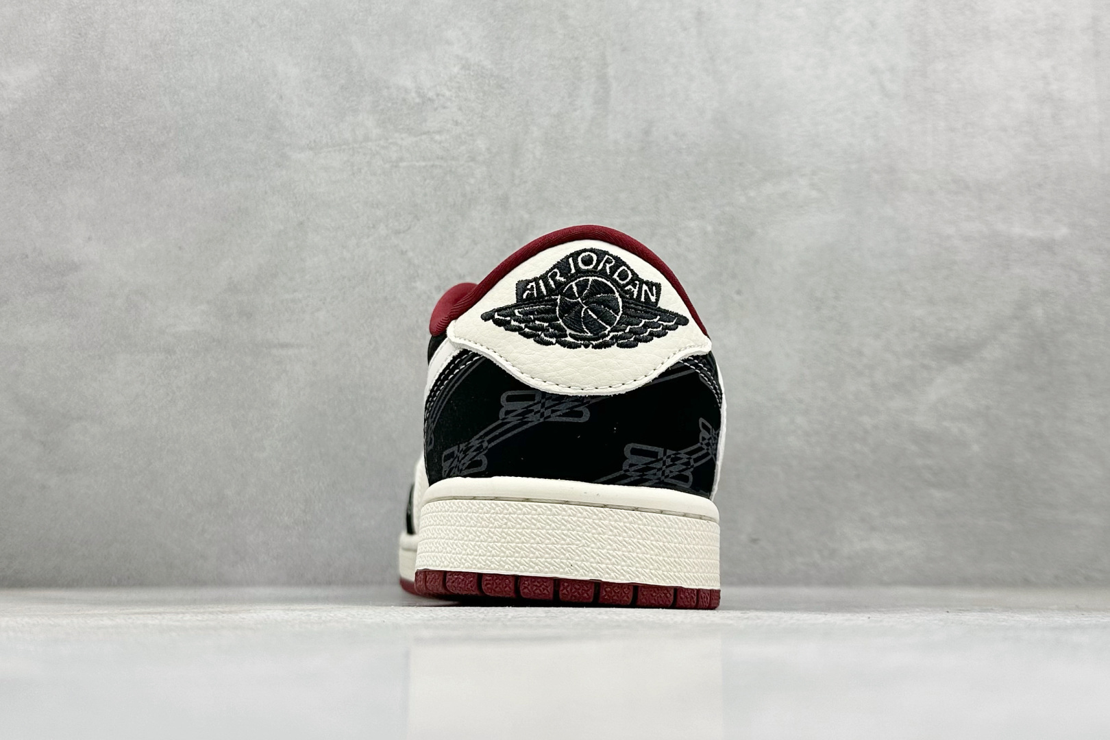 280 XC版Travis Scott x Fragment Design x Jordan Air Jordan 1 Low SP “棕底白黑” XS2025-079