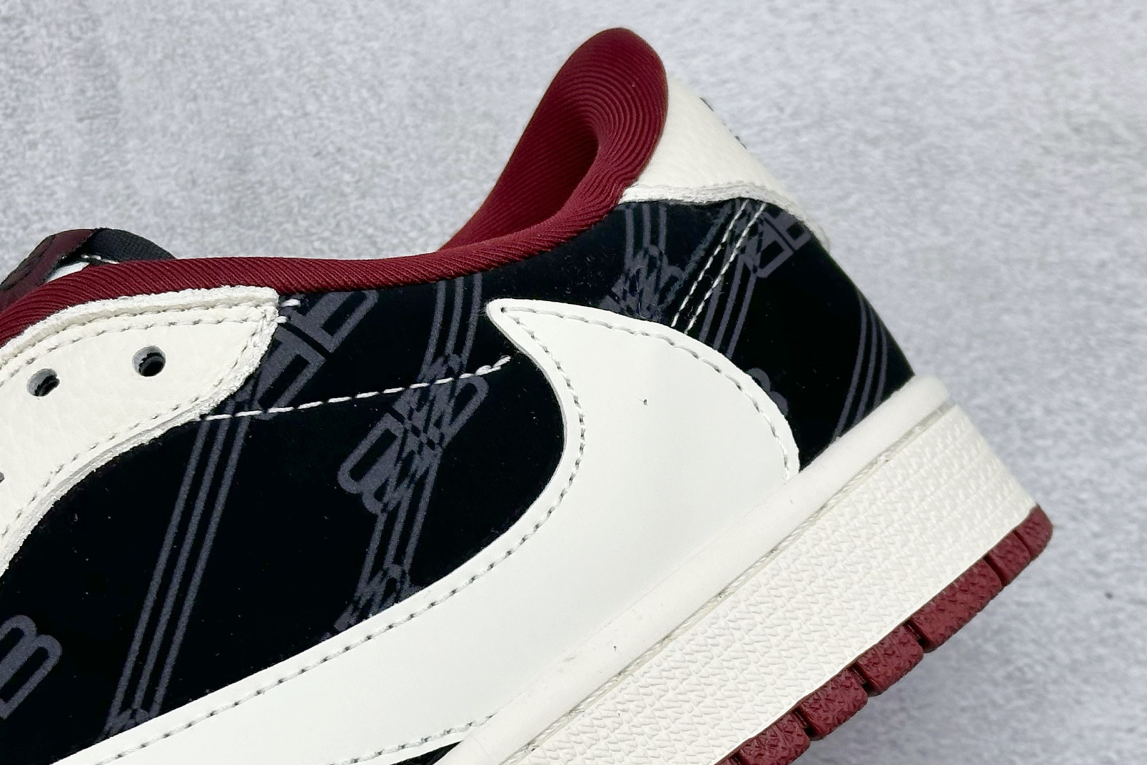280 XC版Travis Scott x Fragment Design x Jordan Air Jordan 1 Low SP “棕底白黑” XS2025-079
