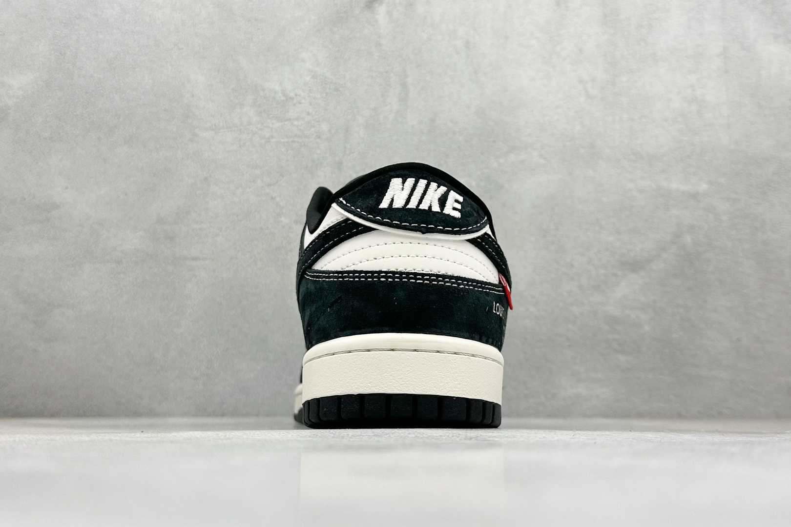 280 XC版Nike SB Dunk Low“LV联名——双勾信花” 周年高端定制 低帮休闲板鞋 CX5050-Y22-Chinese UA Cheap High Quatity Brand Clothes Bags handbags Sneakers wholesale wholesaler seller from China Factory suppliers Fashion Clothing Shoes best Quality Beautiful Price 280 XC版Nike SB Dunk Low“LV联名——双勾信花” 周年高端定制 低帮休闲板鞋 CX5050-Y22