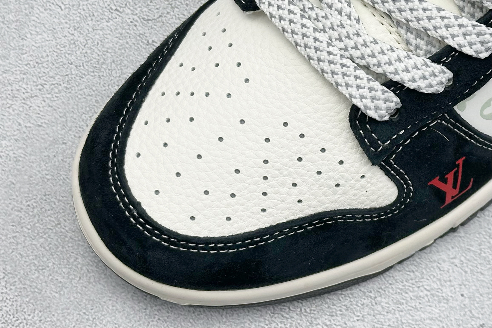 280 XC版Nike SB Dunk Low“LV联名——双勾信花” 周年高端定制 低帮休闲板鞋 CX5050-Y22-Chinese UA Cheap High Quatity Brand Clothes Bags handbags Sneakers wholesale wholesaler seller from China Factory suppliers Fashion Clothing Shoes best Quality Beautiful Price 280 XC版Nike SB Dunk Low“LV联名——双勾信花” 周年高端定制 低帮休闲板鞋 CX5050-Y22