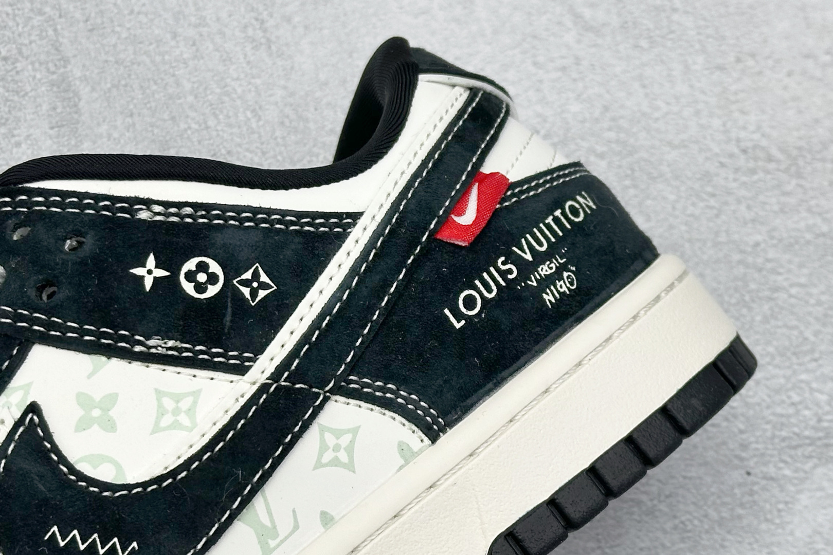 280 XC版Nike SB Dunk Low“LV联名——双勾信花” 周年高端定制 低帮休闲板鞋 CX5050-Y22-Chinese UA Cheap High Quatity Brand Clothes Bags handbags Sneakers wholesale wholesaler seller from China Factory suppliers Fashion Clothing Shoes best Quality Beautiful Price 280 XC版Nike SB Dunk Low“LV联名——双勾信花” 周年高端定制 低帮休闲板鞋 CX5050-Y22