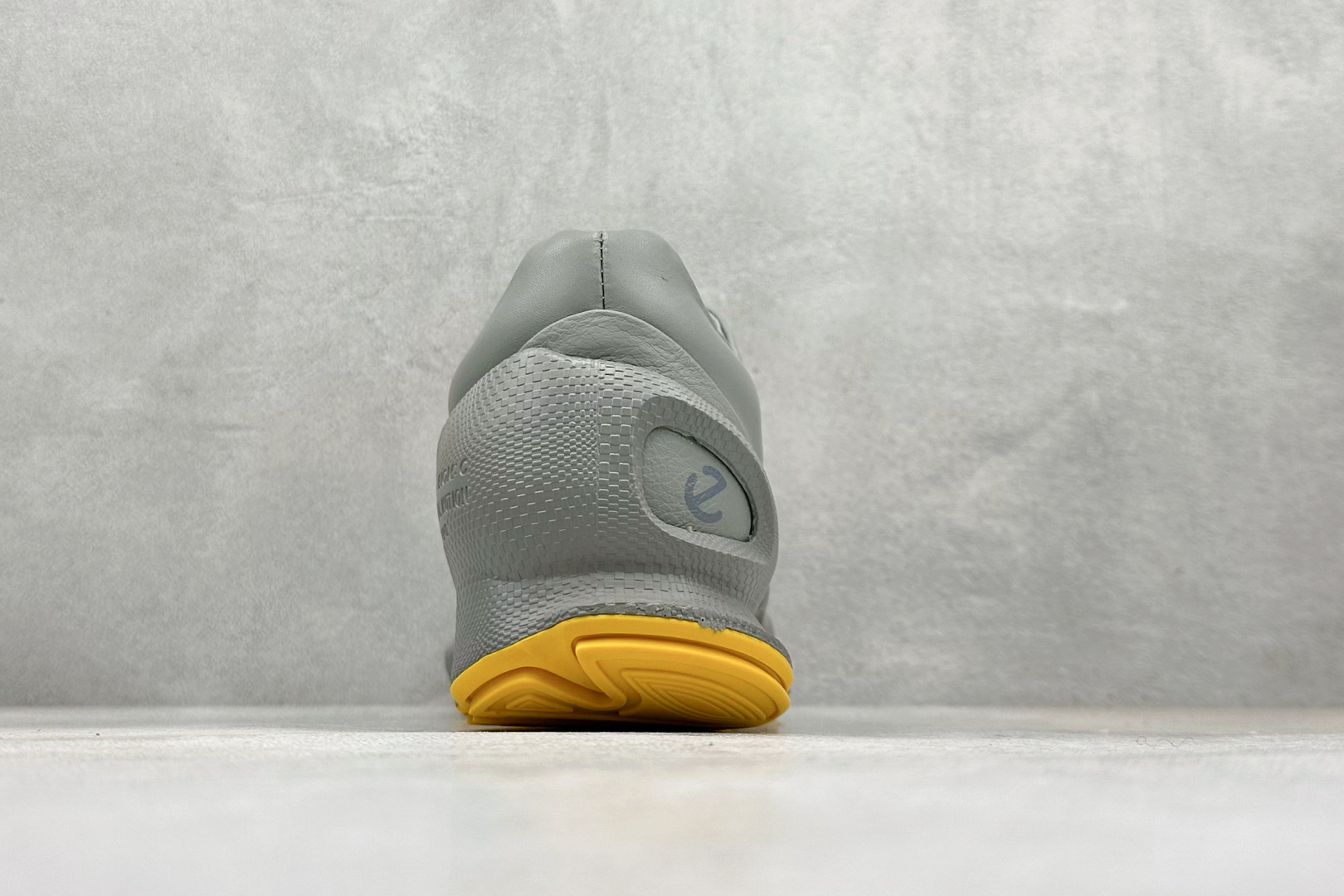 280 ECCO爱步 小红书爆款 新款百搭休闲款 Ecco/爱步男士跑步鞋休闲鞋透气轻质系带轻便运动鞋 8004646