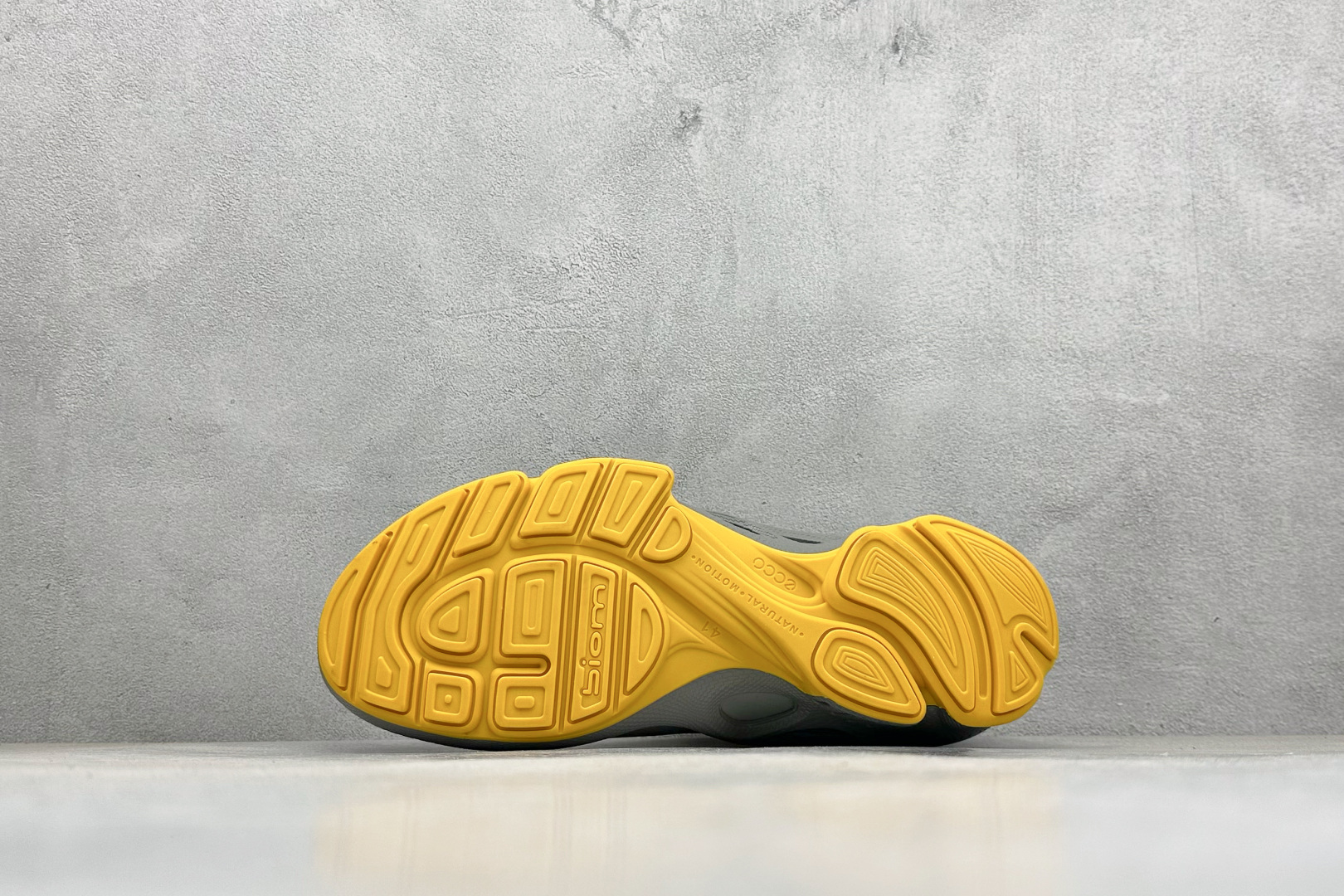 280 ECCO爱步 小红书爆款 新款百搭休闲款 Ecco/爱步男士跑步鞋休闲鞋透气轻质系带轻便运动鞋 8004646