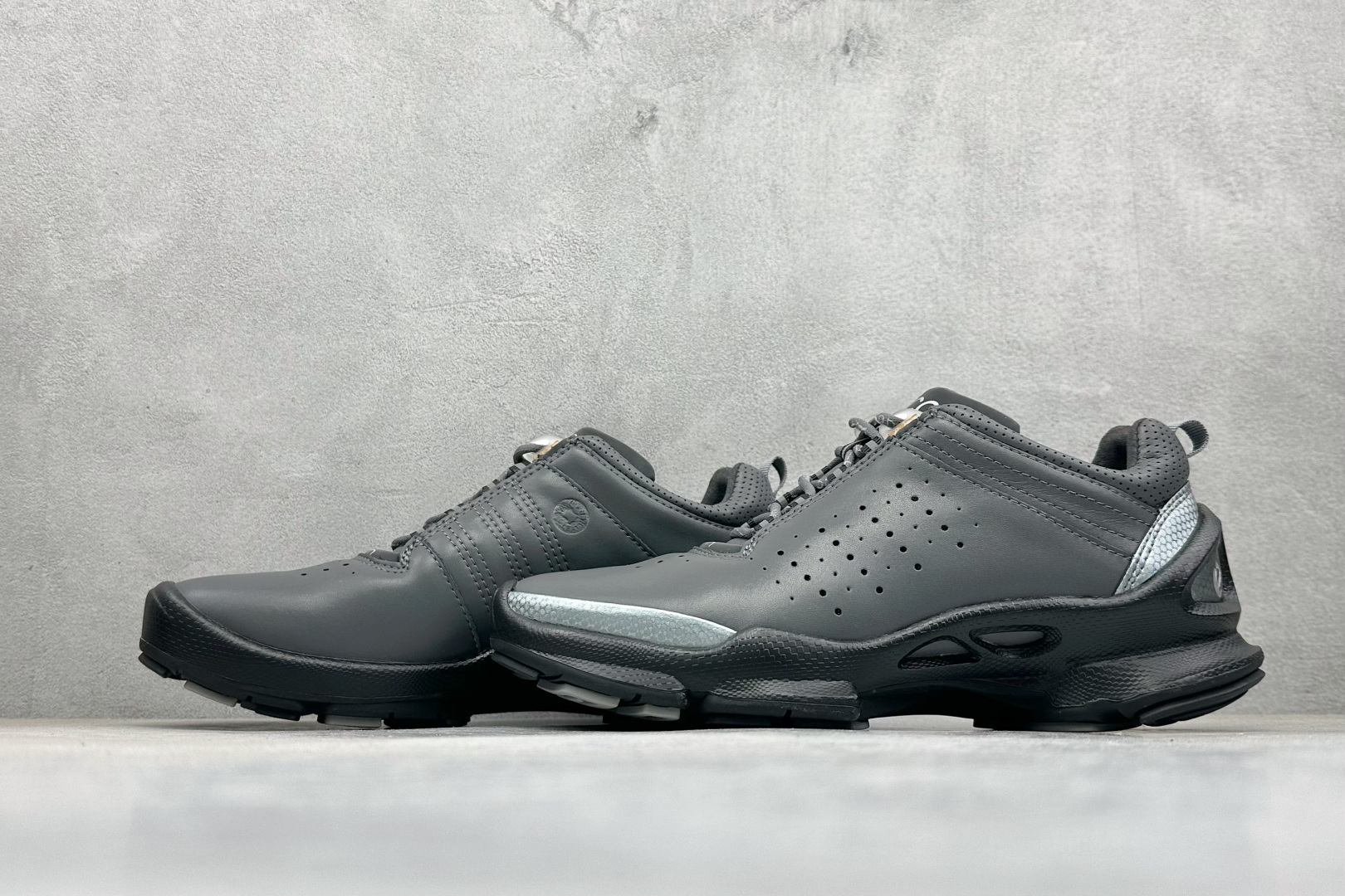 280 ECCO爱步 小红书爆款 新款百搭休闲款 Ecco/爱步男士跑步鞋休闲鞋透气轻质系带轻便运动鞋 0915041