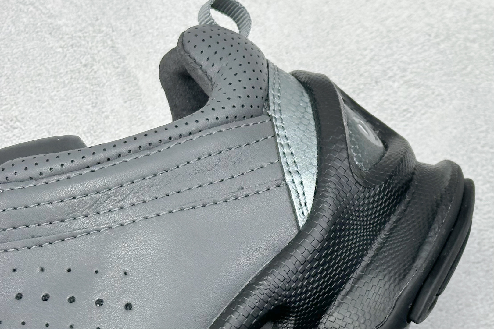 280 ECCO爱步 小红书爆款 新款百搭休闲款 Ecco/爱步男士跑步鞋休闲鞋透气轻质系带轻便运动鞋 0915041