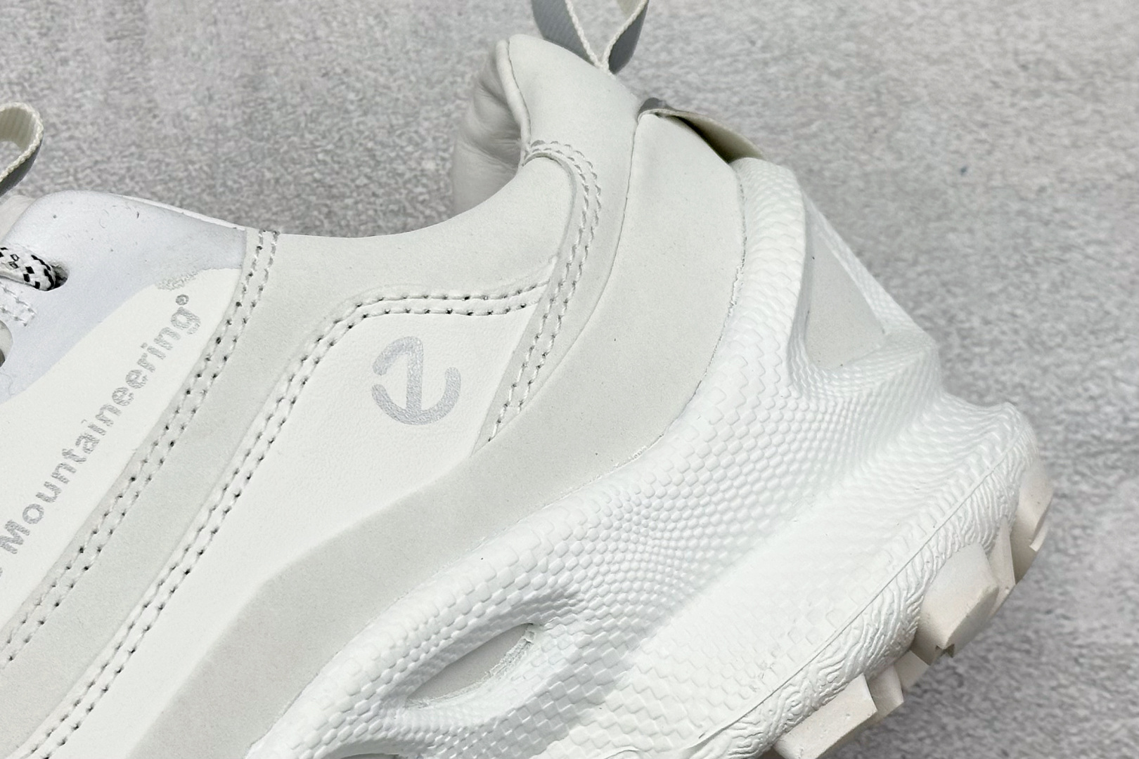 280 ECCO爱步 小红书爆款 新款百搭休闲款 Ecco/爱步男士跑步鞋休闲鞋透气轻质系带轻便运动鞋 8036145-Chinese UA Cheap High Quatity Brand Clothes Bags handbags Sneakers wholesale wholesaler seller from China Factory suppliers Fashion Clothing Shoes best Quality Beautiful Price 280 ECCO爱步 小红书爆款 新款百搭休闲款 Ecco/爱步男士跑步鞋休闲鞋透气轻质系带轻便运动鞋 8036145