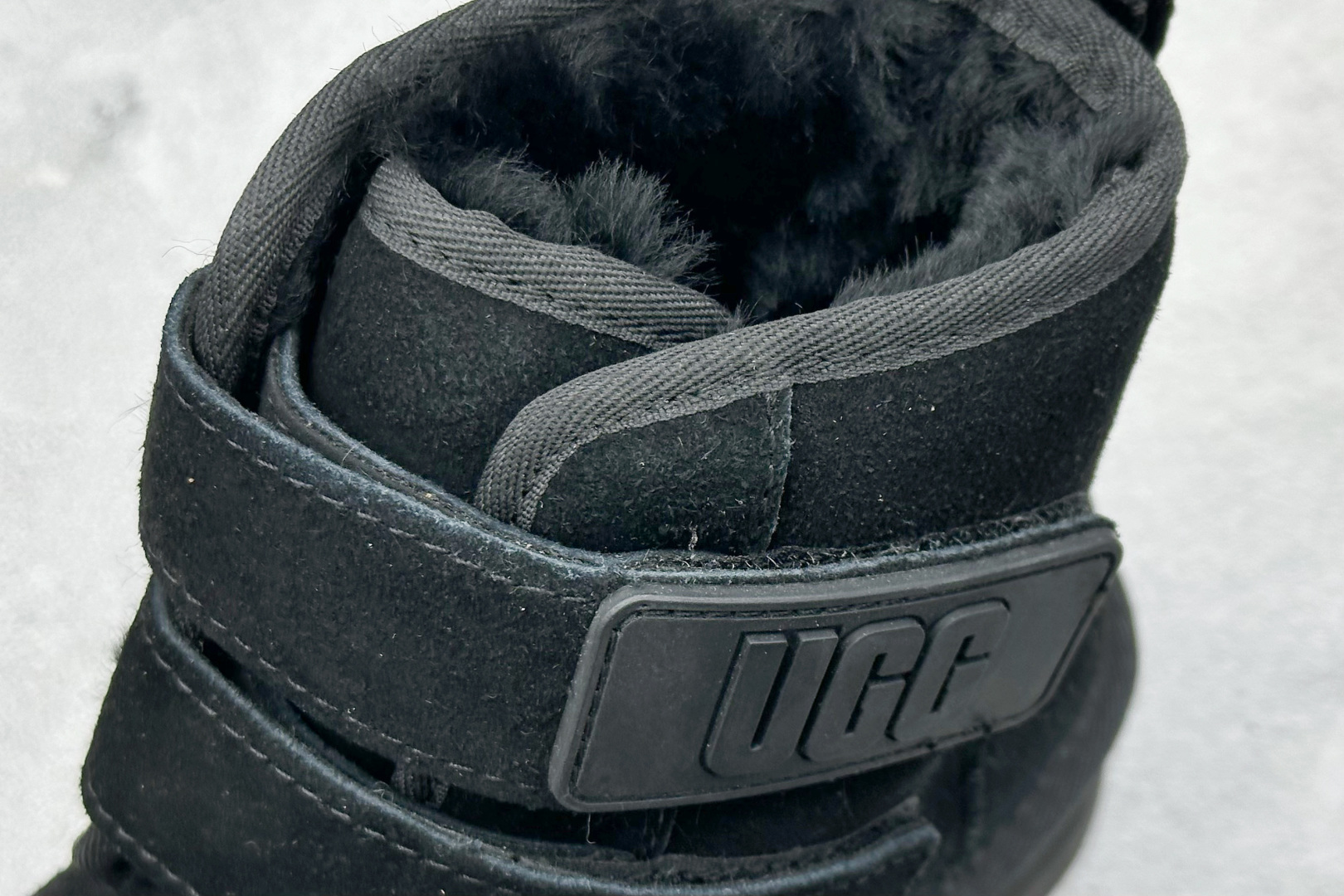 280 UGG-厚底款双粘扣 寒冬刷星“暖潮风” UGG改头换面刮起雪地里的时尚感 1130554