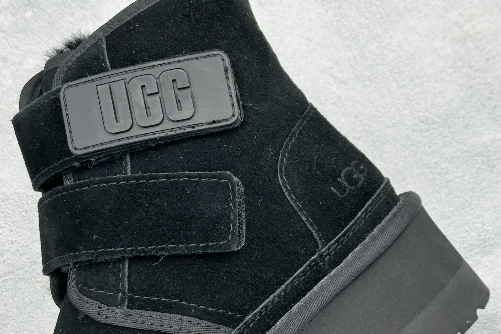 280 UGG-厚底款双粘扣 寒冬刷星“暖潮风” UGG改头换面刮起雪地里的时尚感 1130554